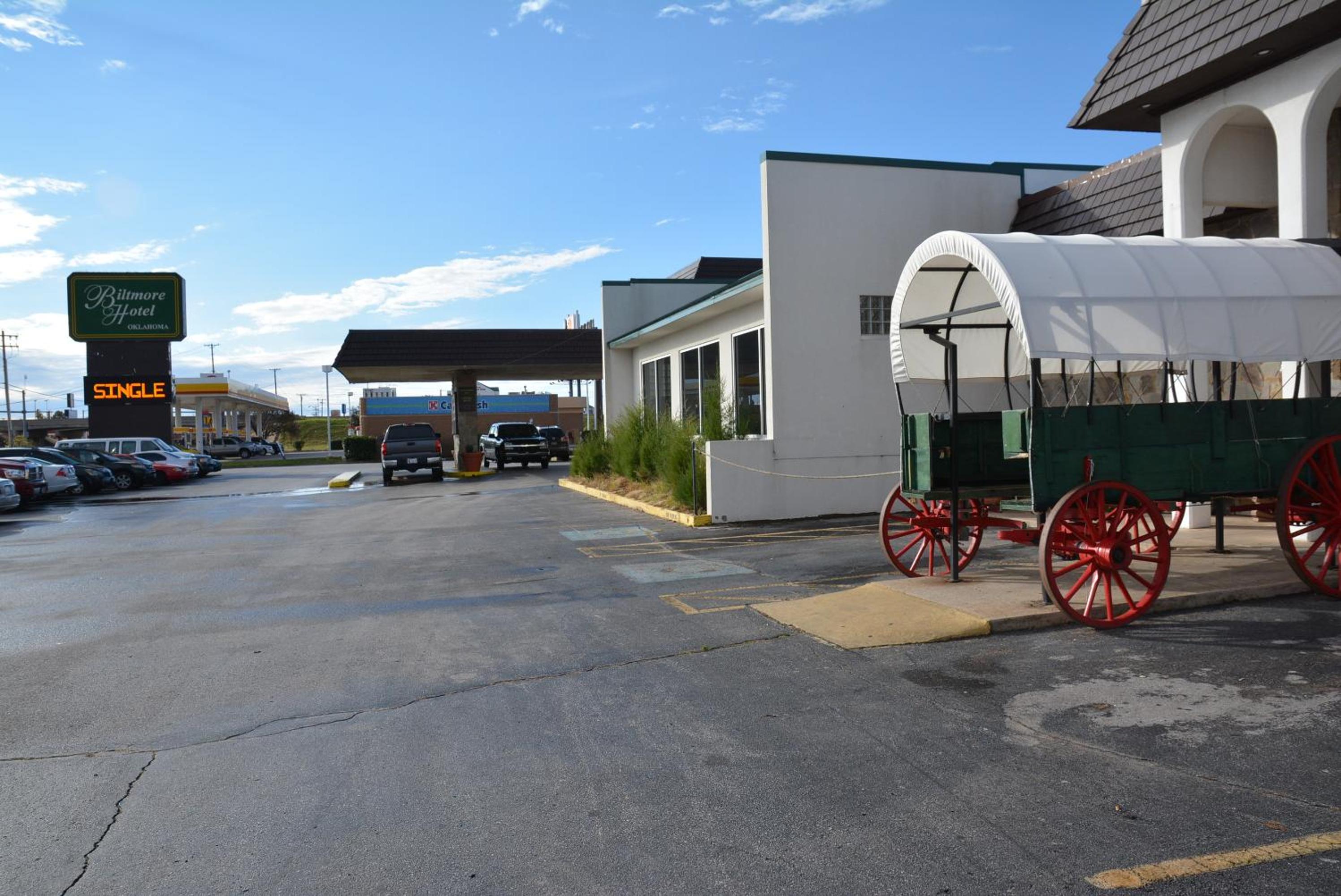 Oklahoma City Vacations - The Biltmore Hotel Oklahoma - Property Image 1