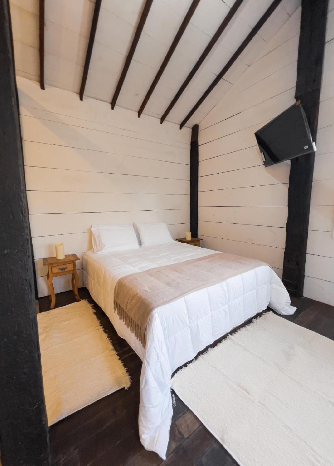 CABANAS na ROCHA IPÊ ROSA