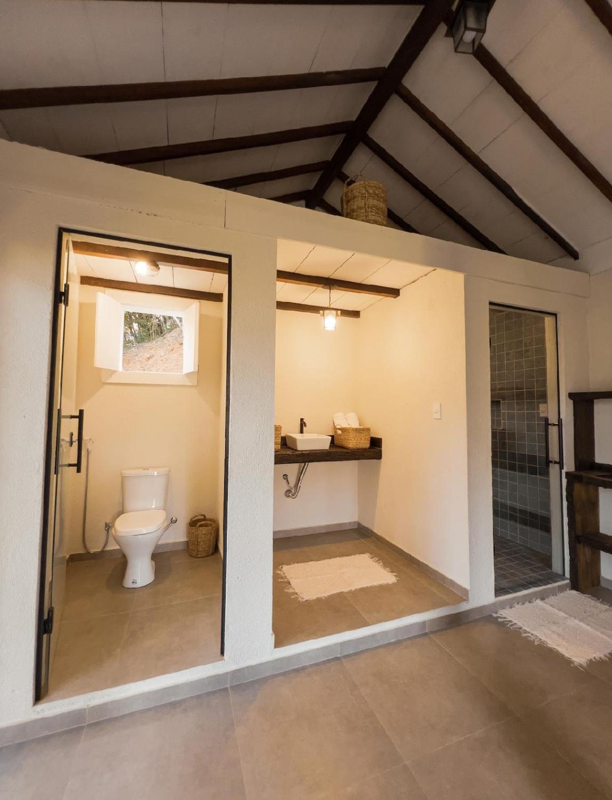 CABANAS na ROCHA IPÊ ROSA