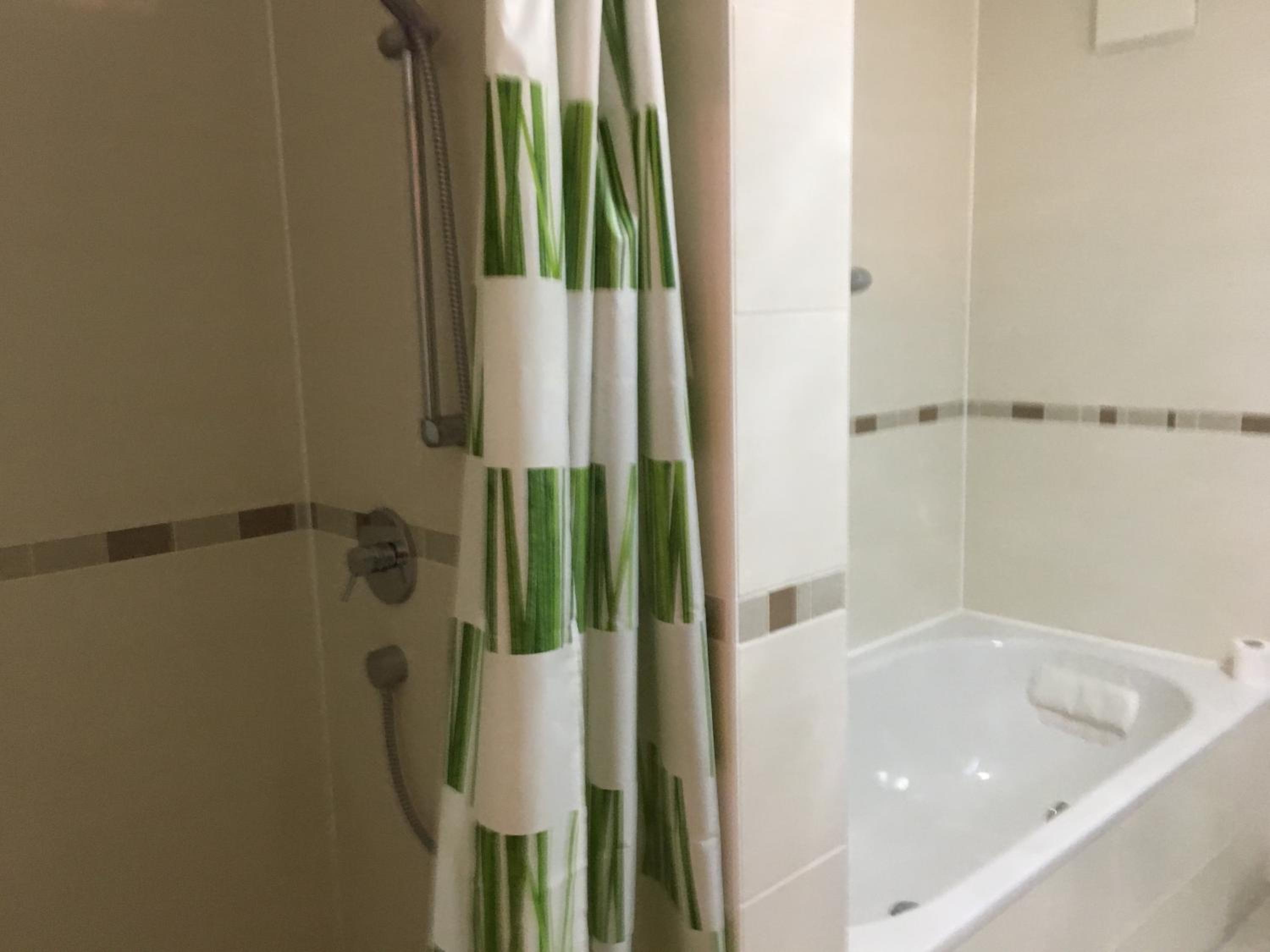 Oktoberfest City Center Direct Metro in 20 min, 2 Bedrm 2 BathRoom by ICM Messe München, Balcony, Free Parking