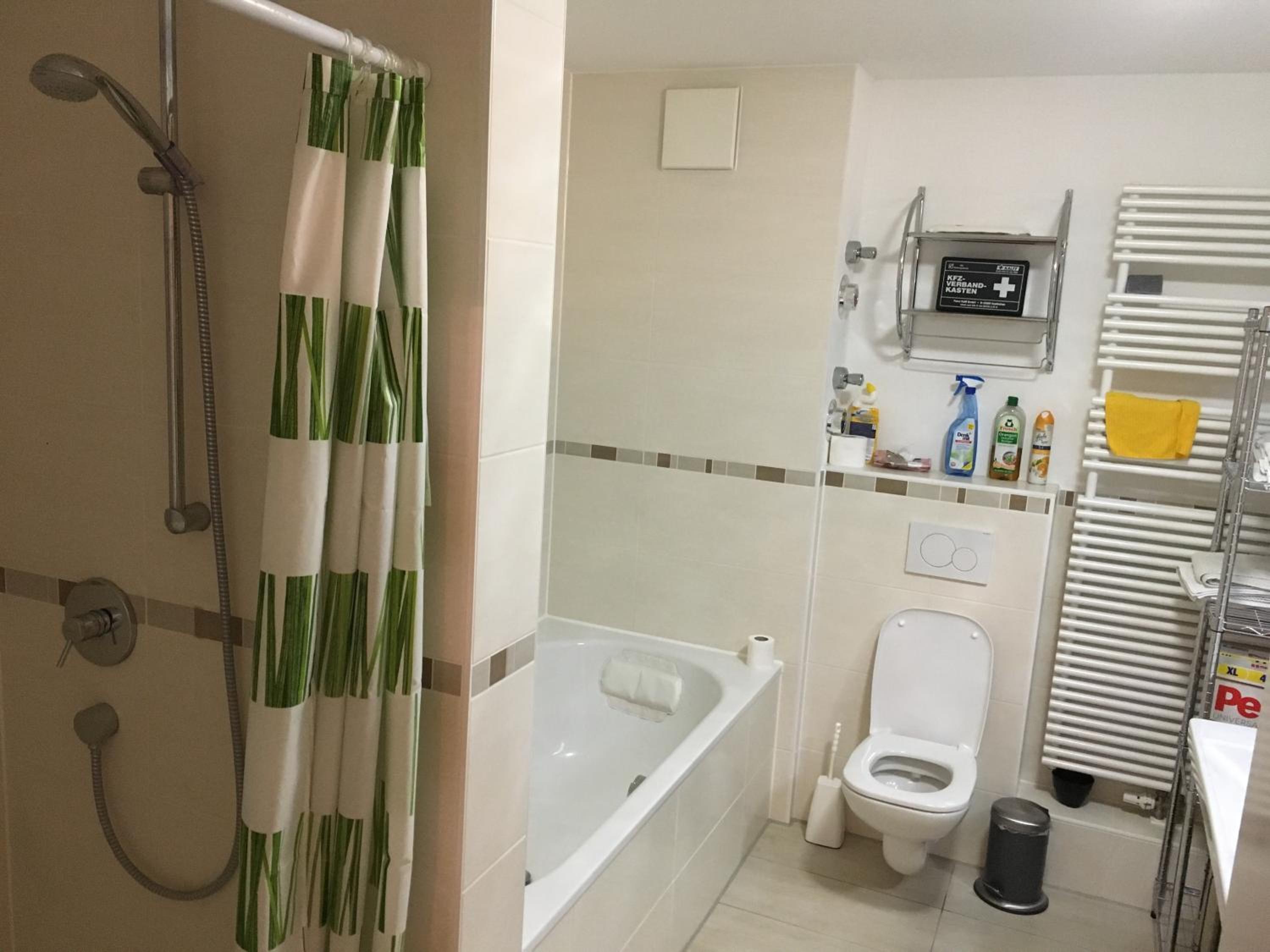 Oktoberfest City Center Direct Metro in 20 min, 2 Bedrm 2 BathRoom by ICM Messe München, Balcony, Free Parking