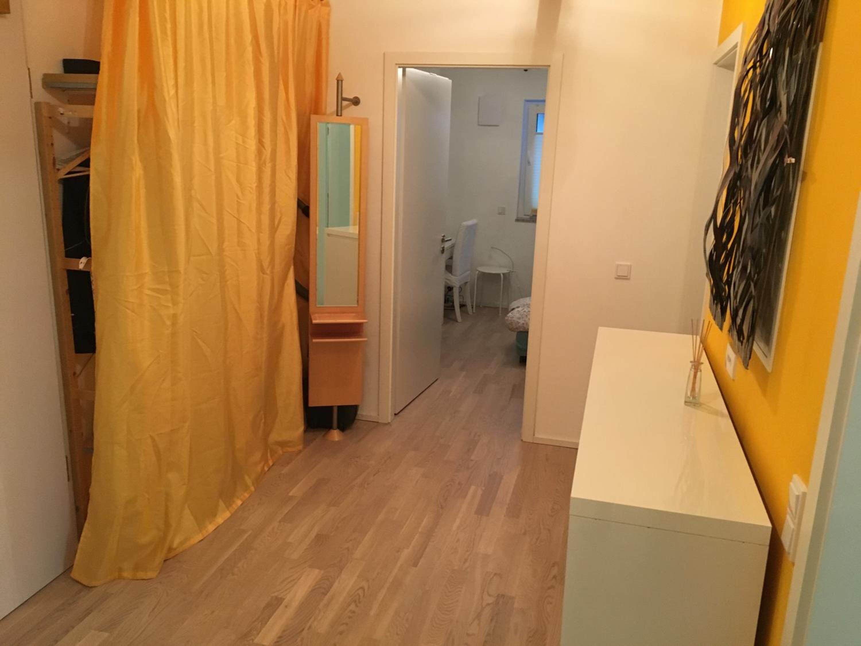 Oktoberfest City Center Direct Metro in 20 min, 2 Bedrm 2 BathRoom by ICM Messe München, Balcony, Free Parking