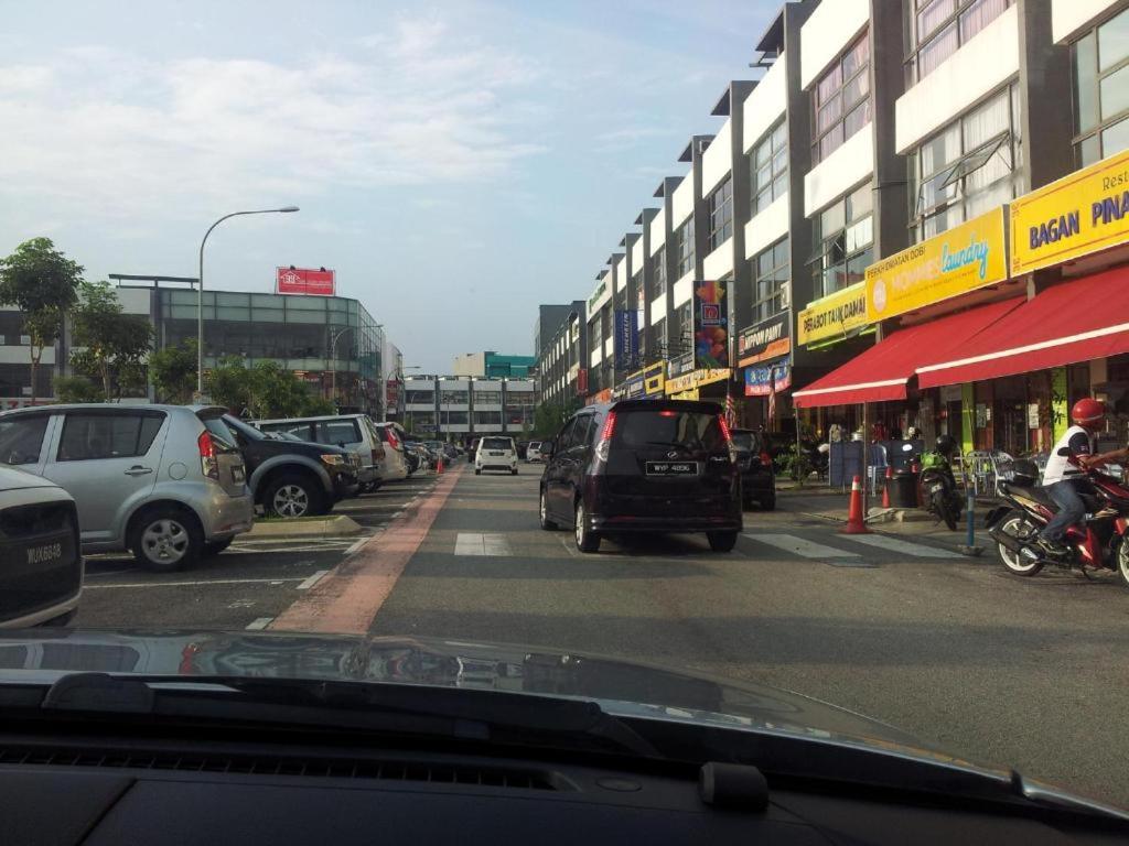 Mini Studio 6 with MRT LRT