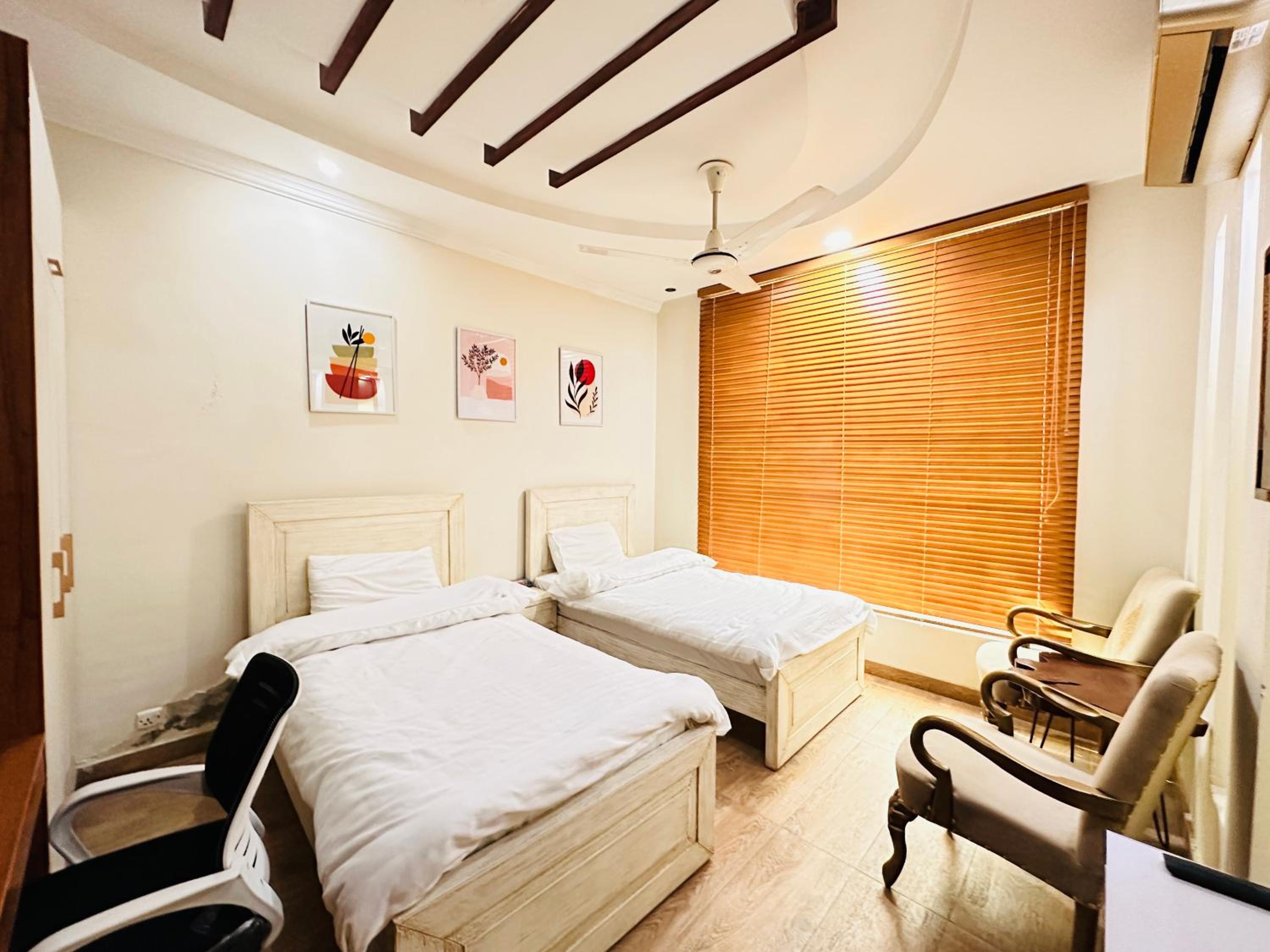 Holidazzle Lodge Islamabad view 4