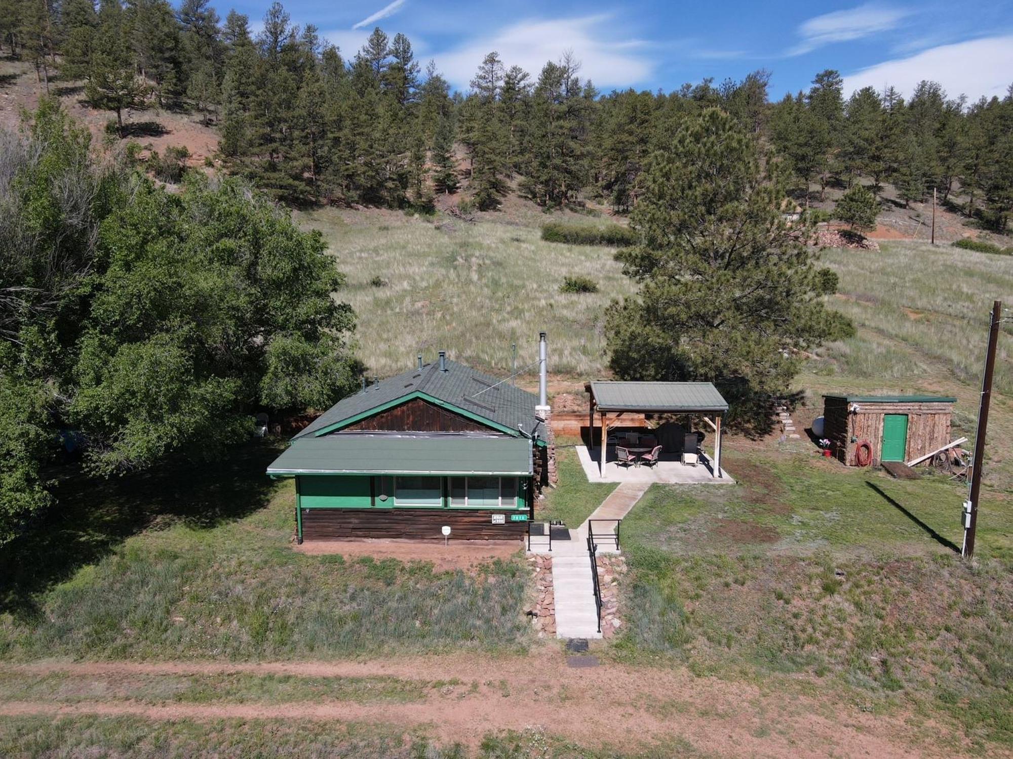 Decker's Cabin- fly fish on the Gold Medal South Platte River