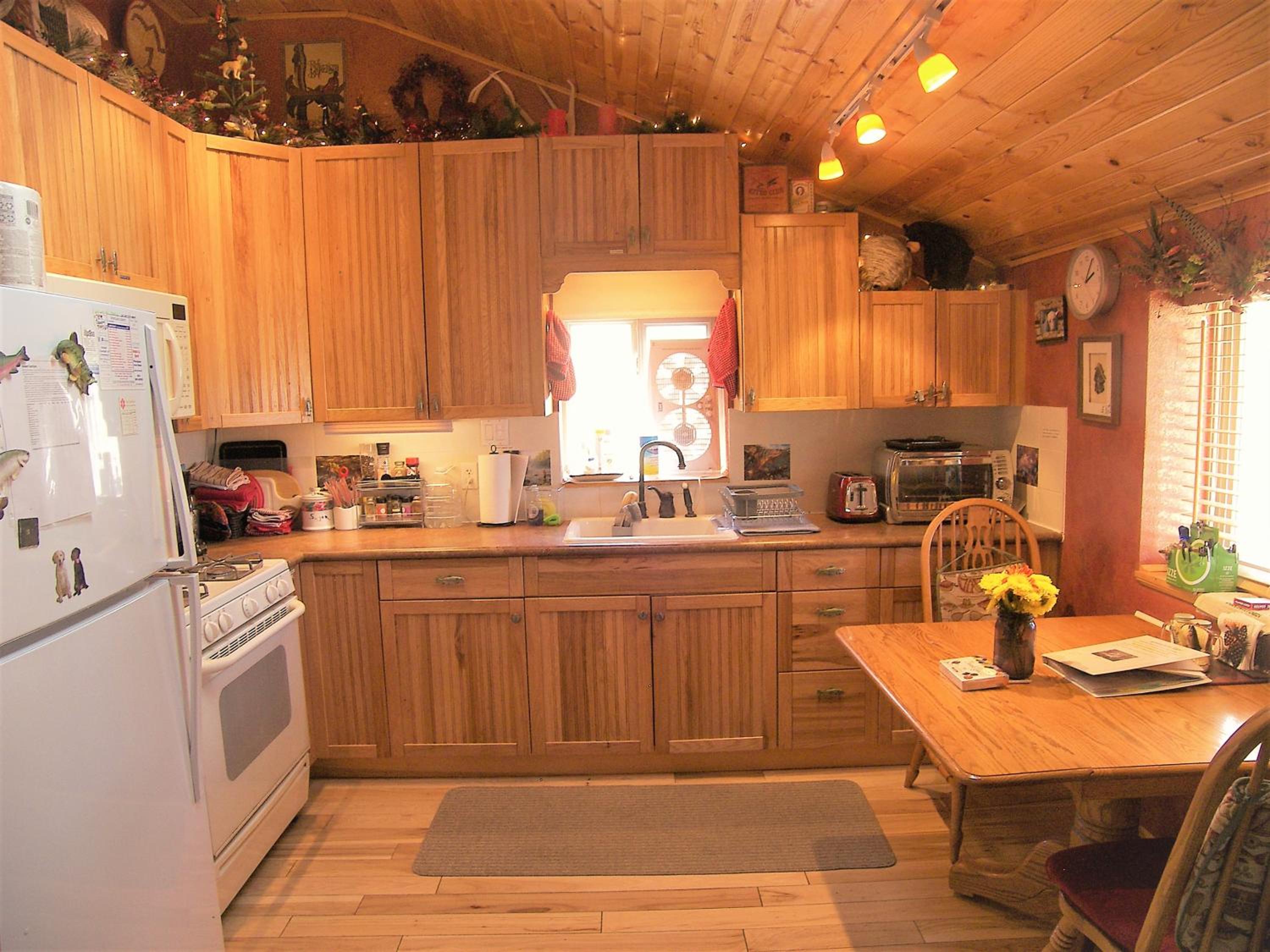 Decker's Cabin- fly fish on the Gold Medal South Platte River