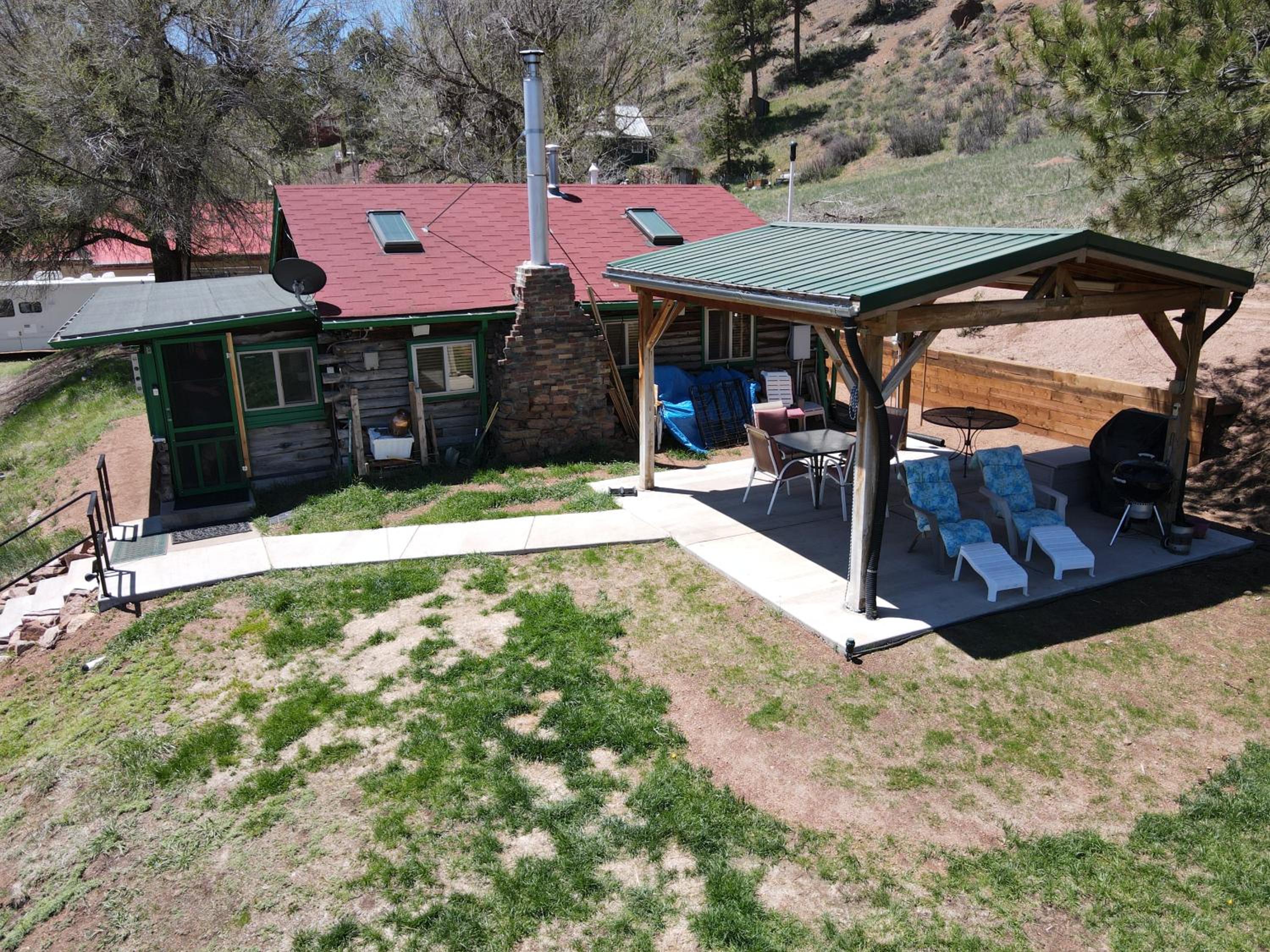 Decker's Cabin- fly fish on the Gold Medal South Platte River