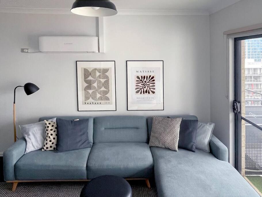 Stylish Executive City Pad w Parking and Pool