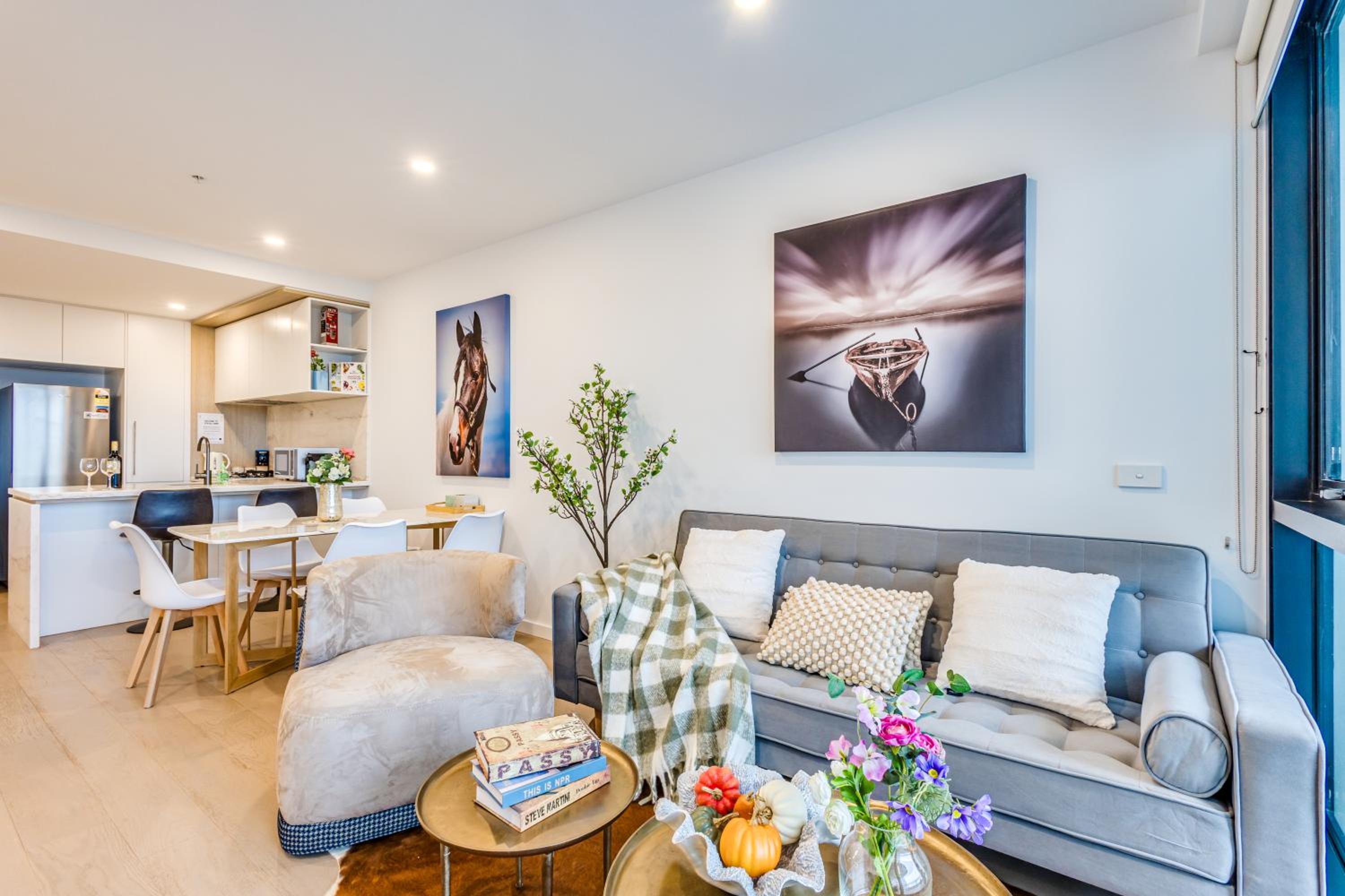 StayAU Cozy & Stylish 2BR Haven in Box Hill