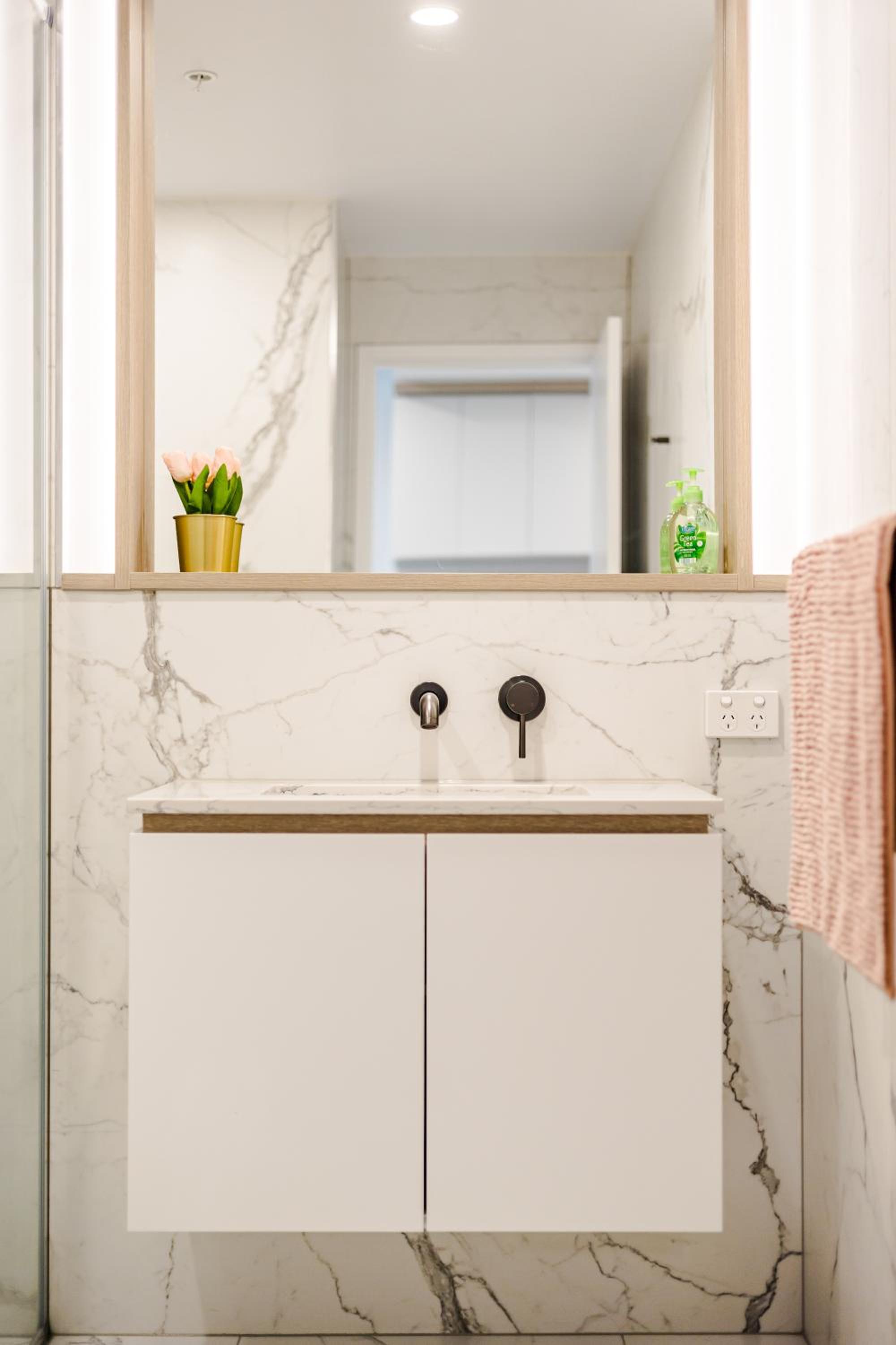 StayAU Cozy & Stylish 2BR Haven in Box Hill