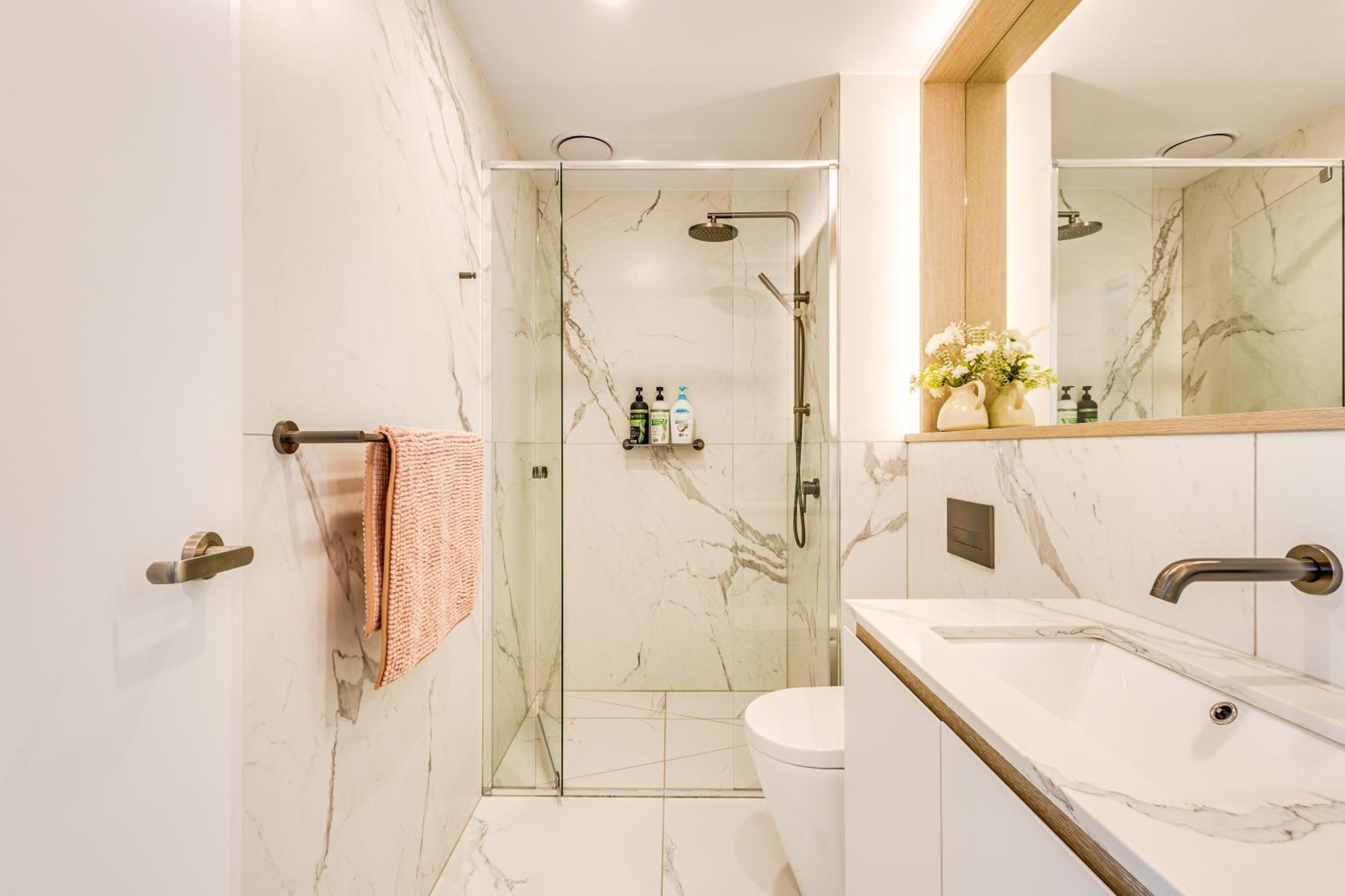 StayAU Cozy & Stylish 2BR Haven in Box Hill