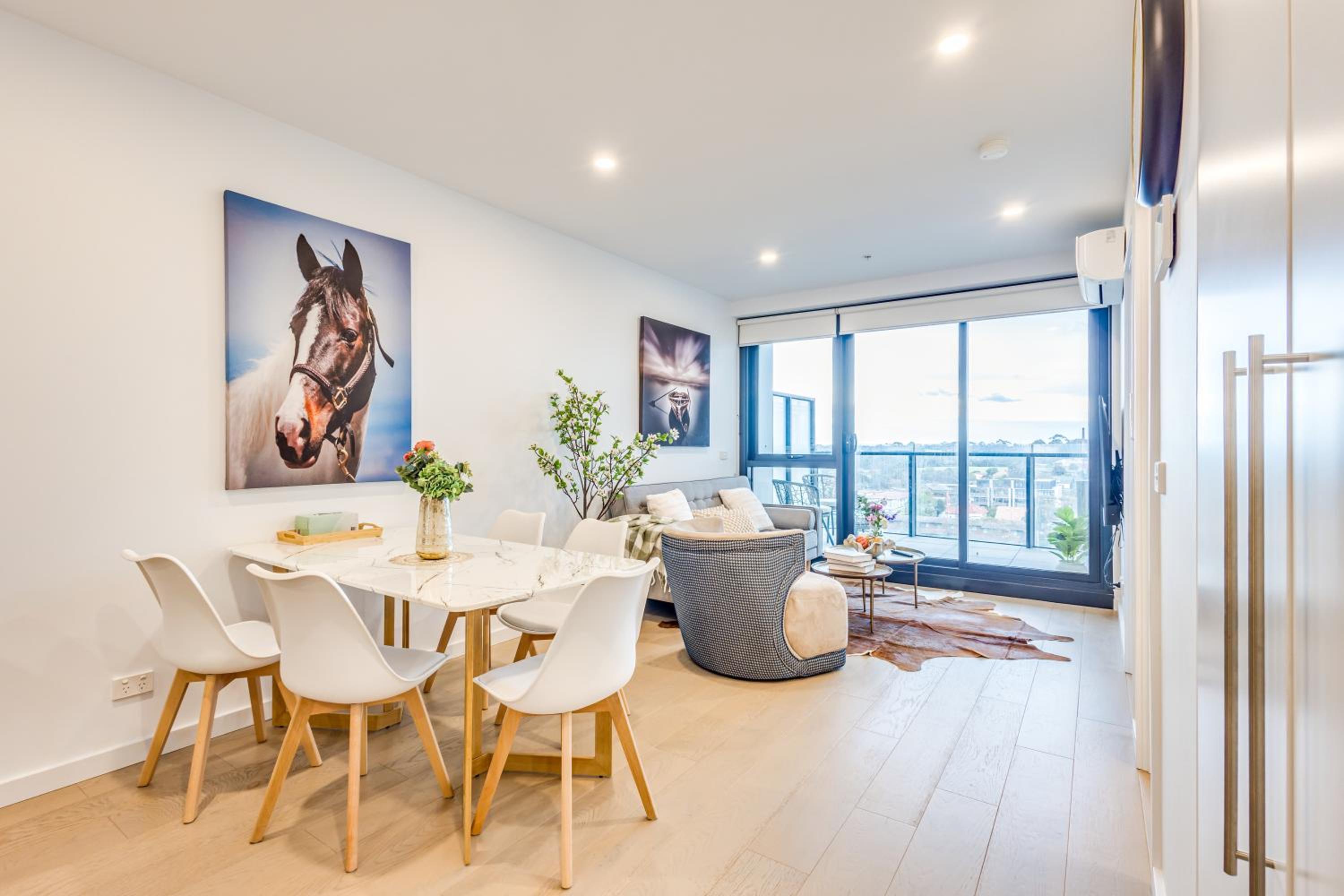 StayAU Cozy & Stylish 2BR Haven in Box Hill