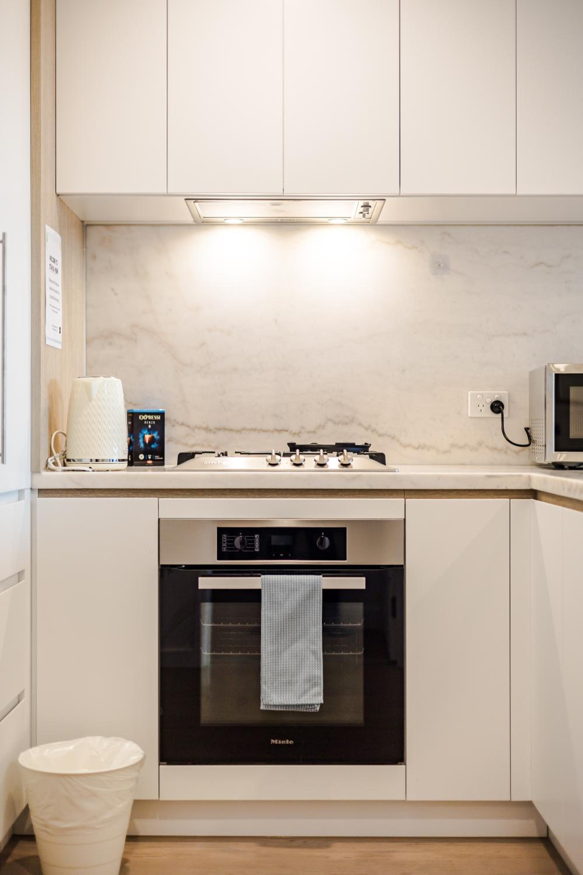 StayAU Cozy & Stylish 2BR Haven in Box Hill