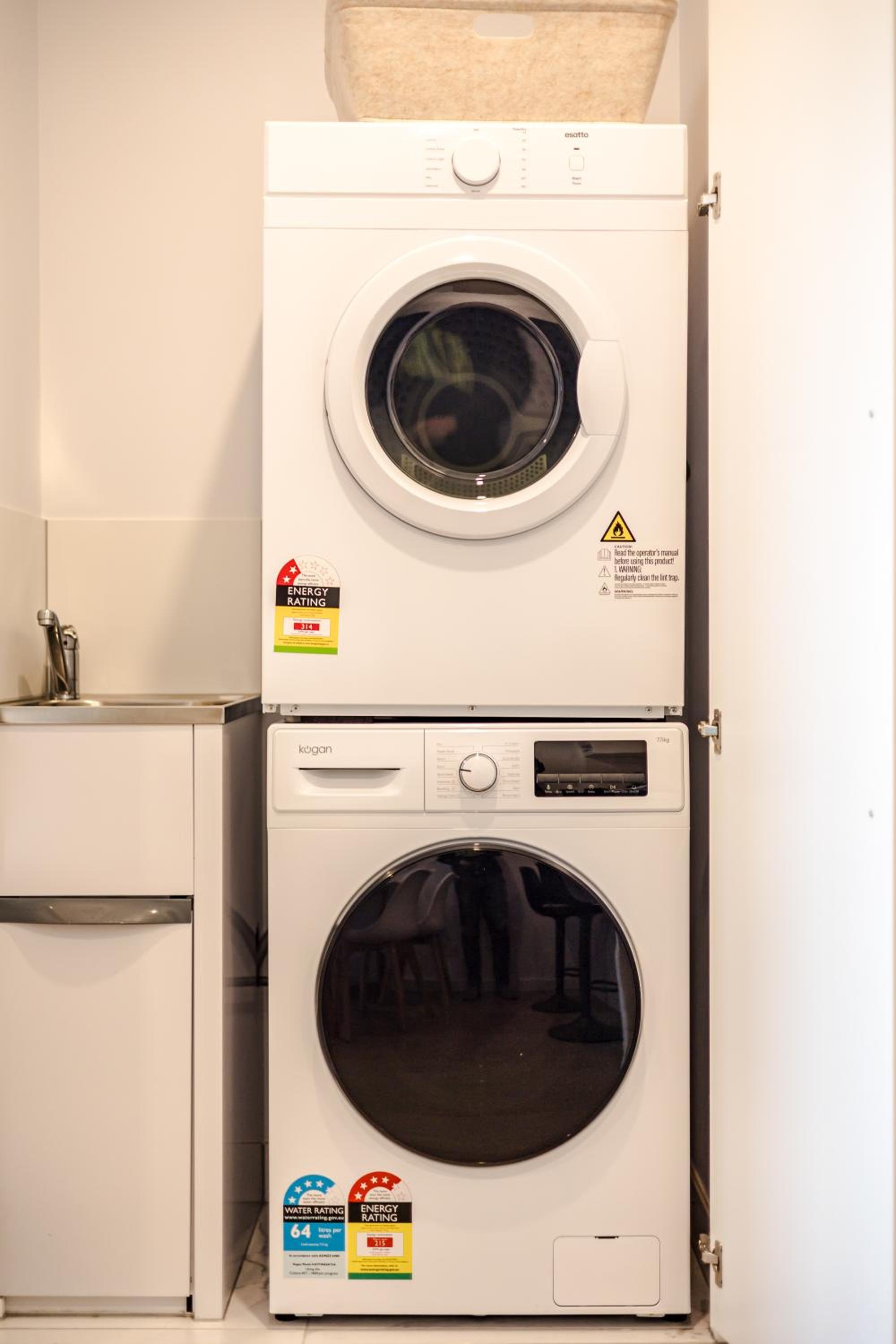 StayAU Cozy & Stylish 2BR Haven in Box Hill