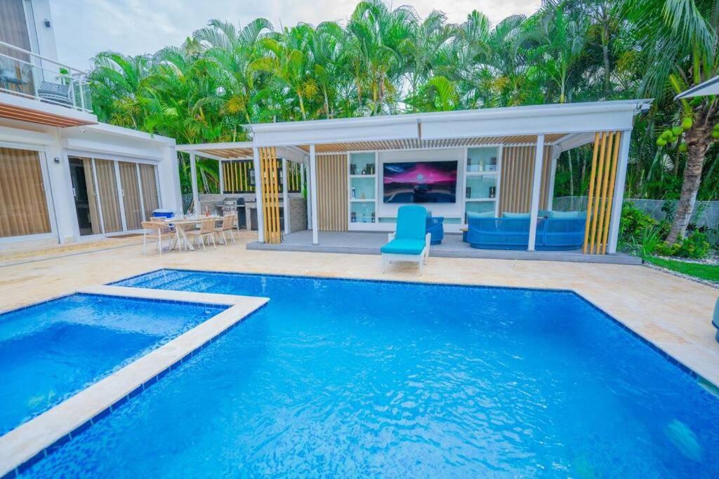 Villa Hermosa en Metro Country Club Juan Dolio