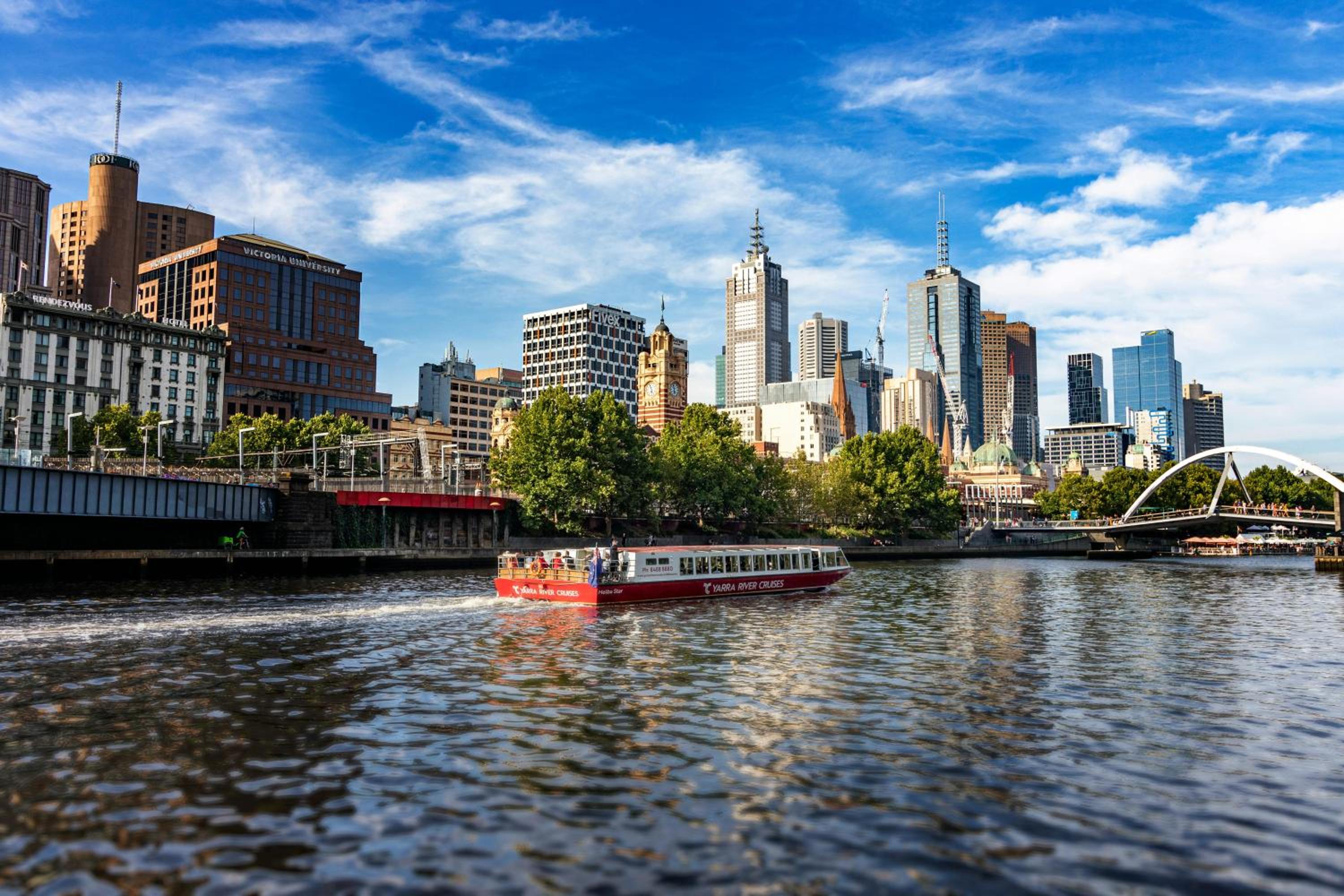 Ocean Views, Modern, Fast Wifi, Southbank Location