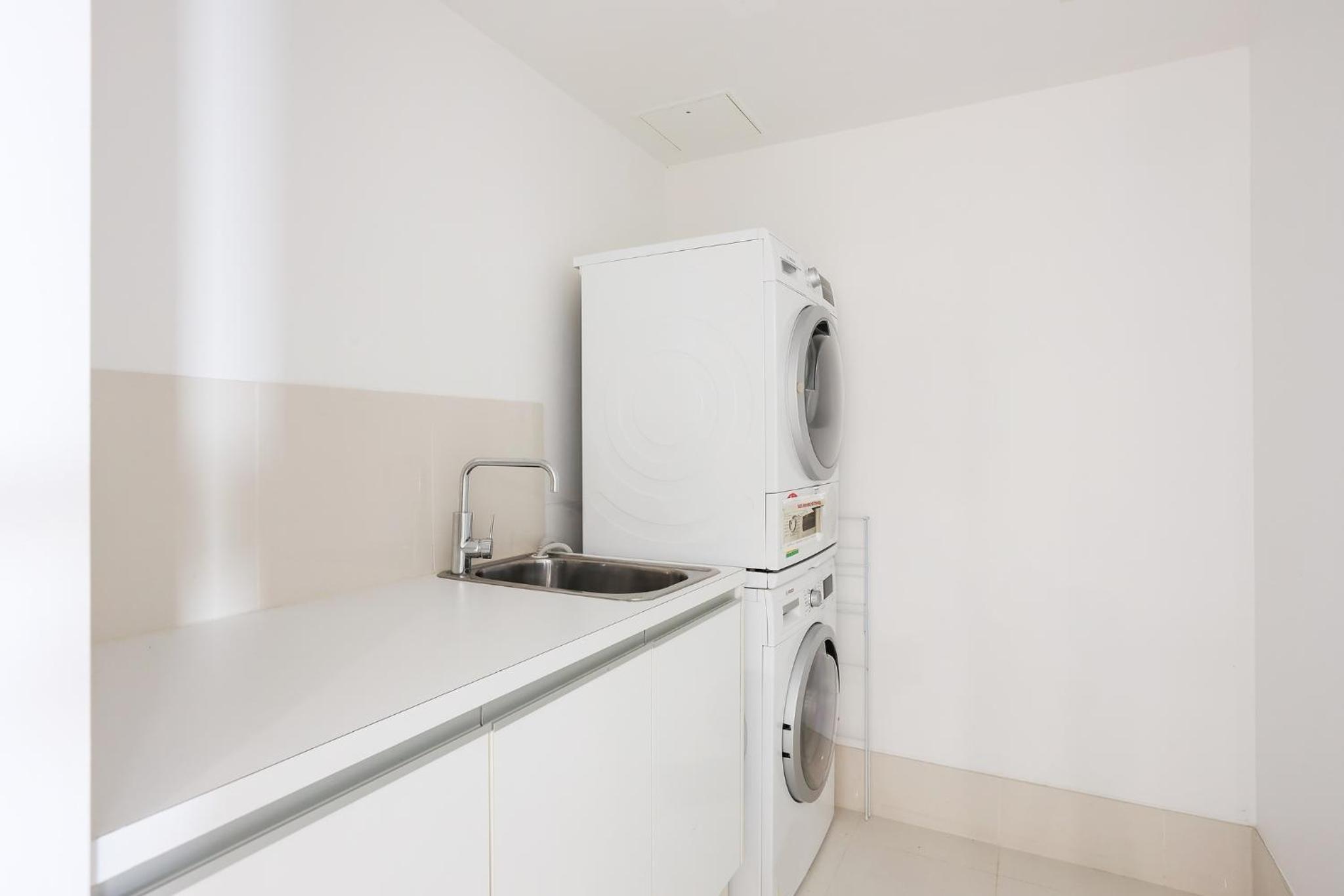 Circle on Cavill 2, 3, 4 & 5 Bedroom SkyHomes & SUB PENTHOUSES by Gold Coast Holidays