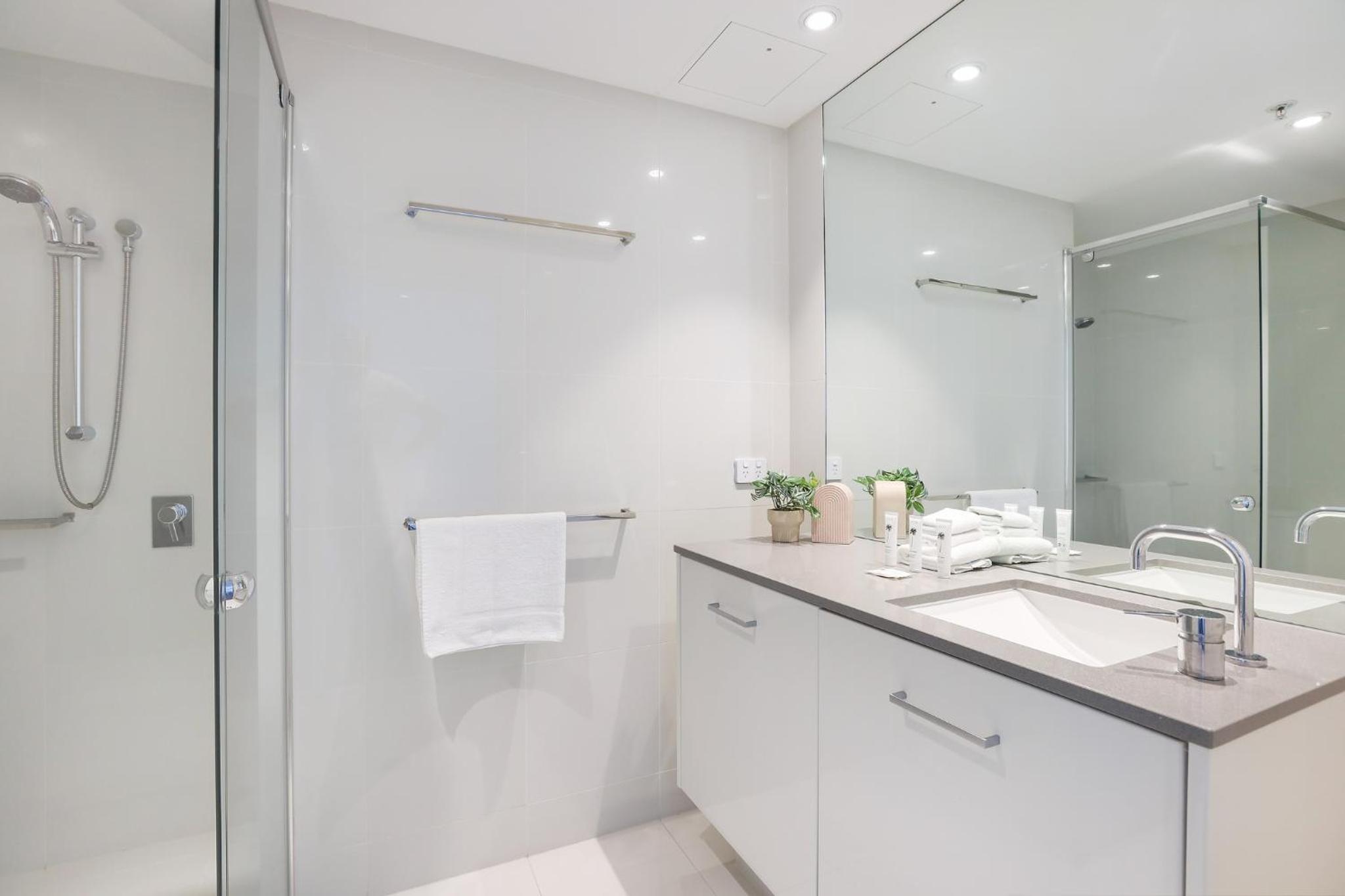 Circle on Cavill 2, 3, 4 & 5 Bedroom SkyHomes & SUB PENTHOUSES by Gold Coast Holidays