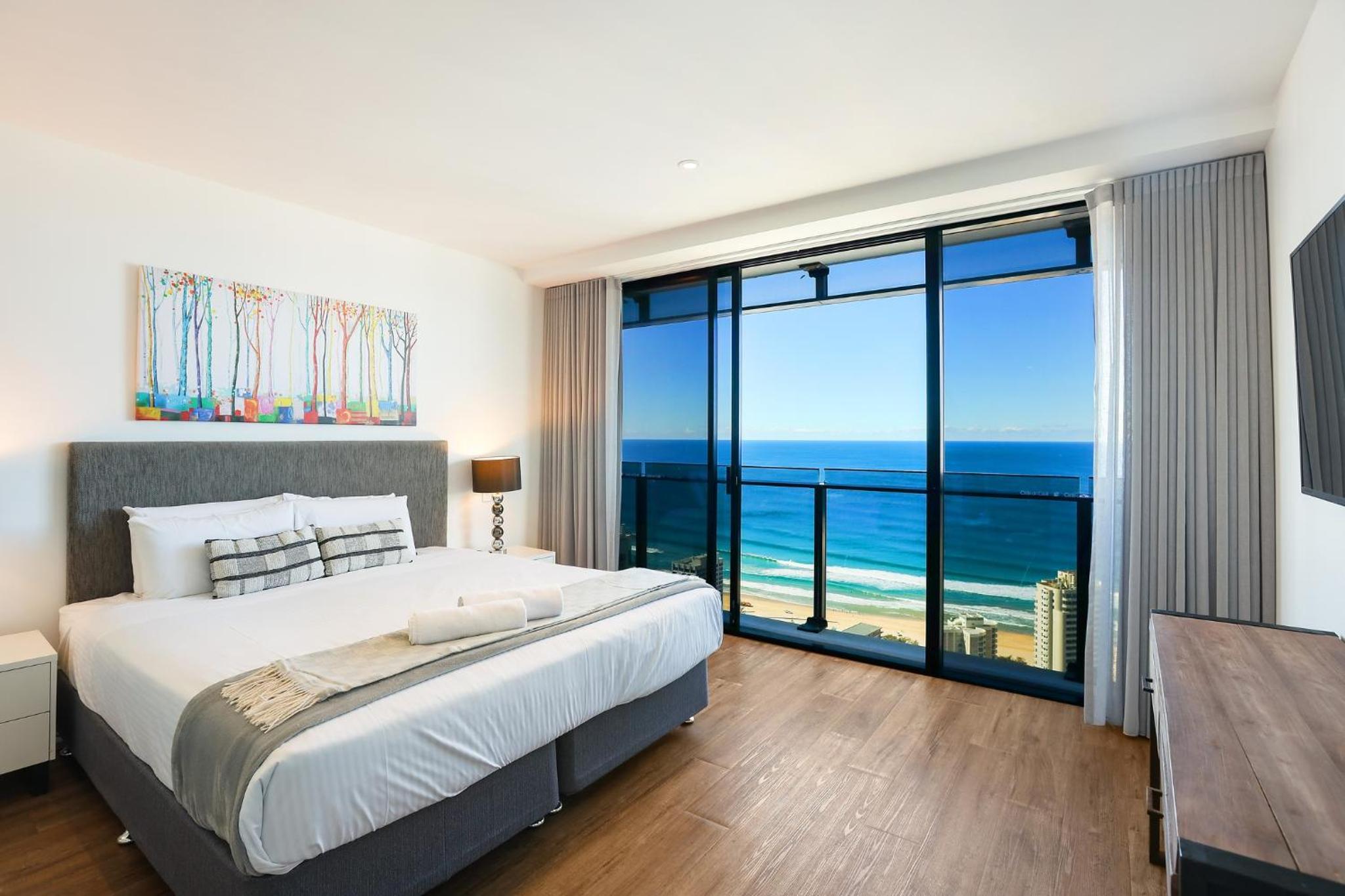 Circle on Cavill 2, 3, 4 & 5 Bedroom SkyHomes & SUB PENTHOUSES by Gold Coast Holidays