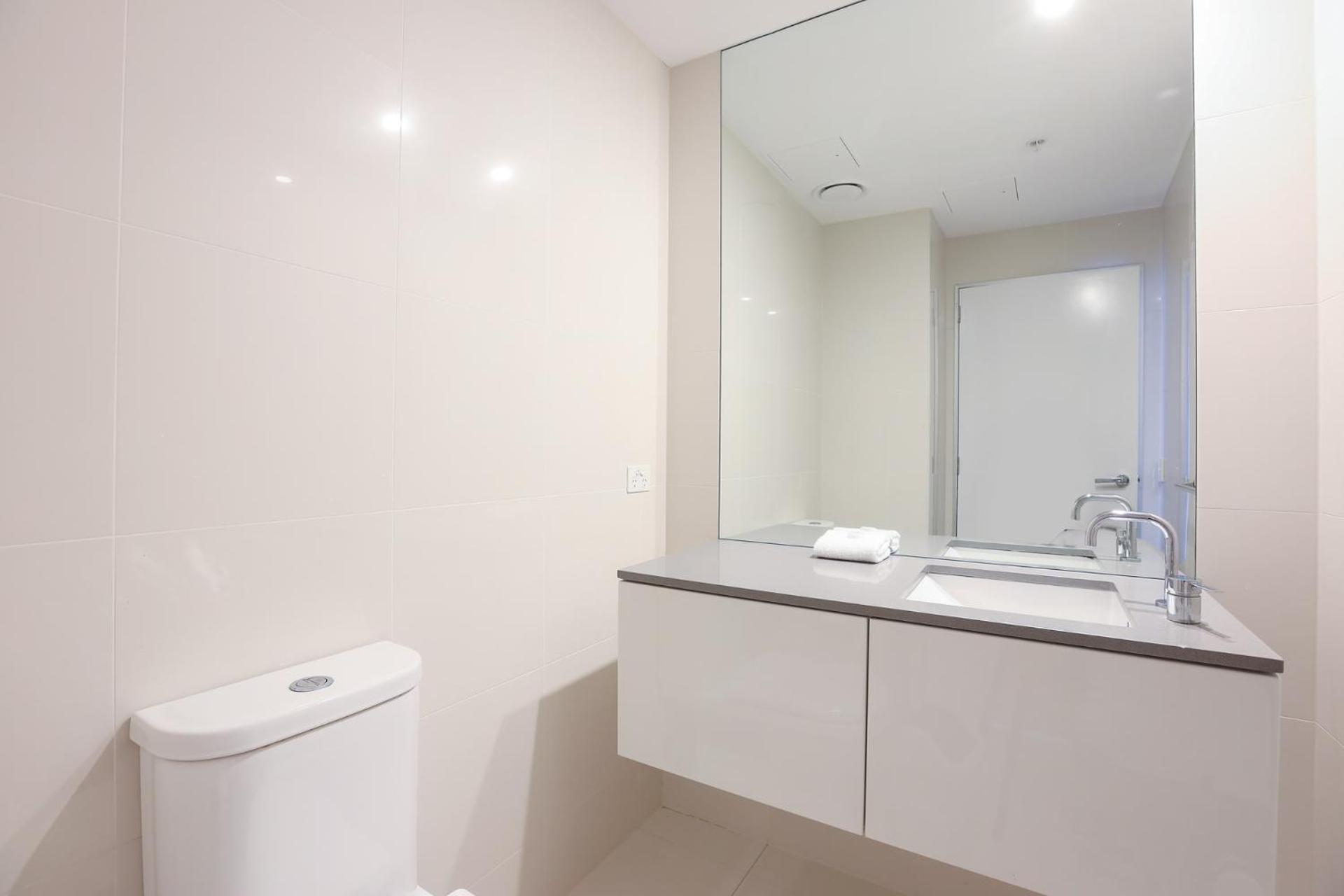 Circle on Cavill 2, 3, 4 & 5 Bedroom SkyHomes & SUB PENTHOUSES by Gold Coast Holidays