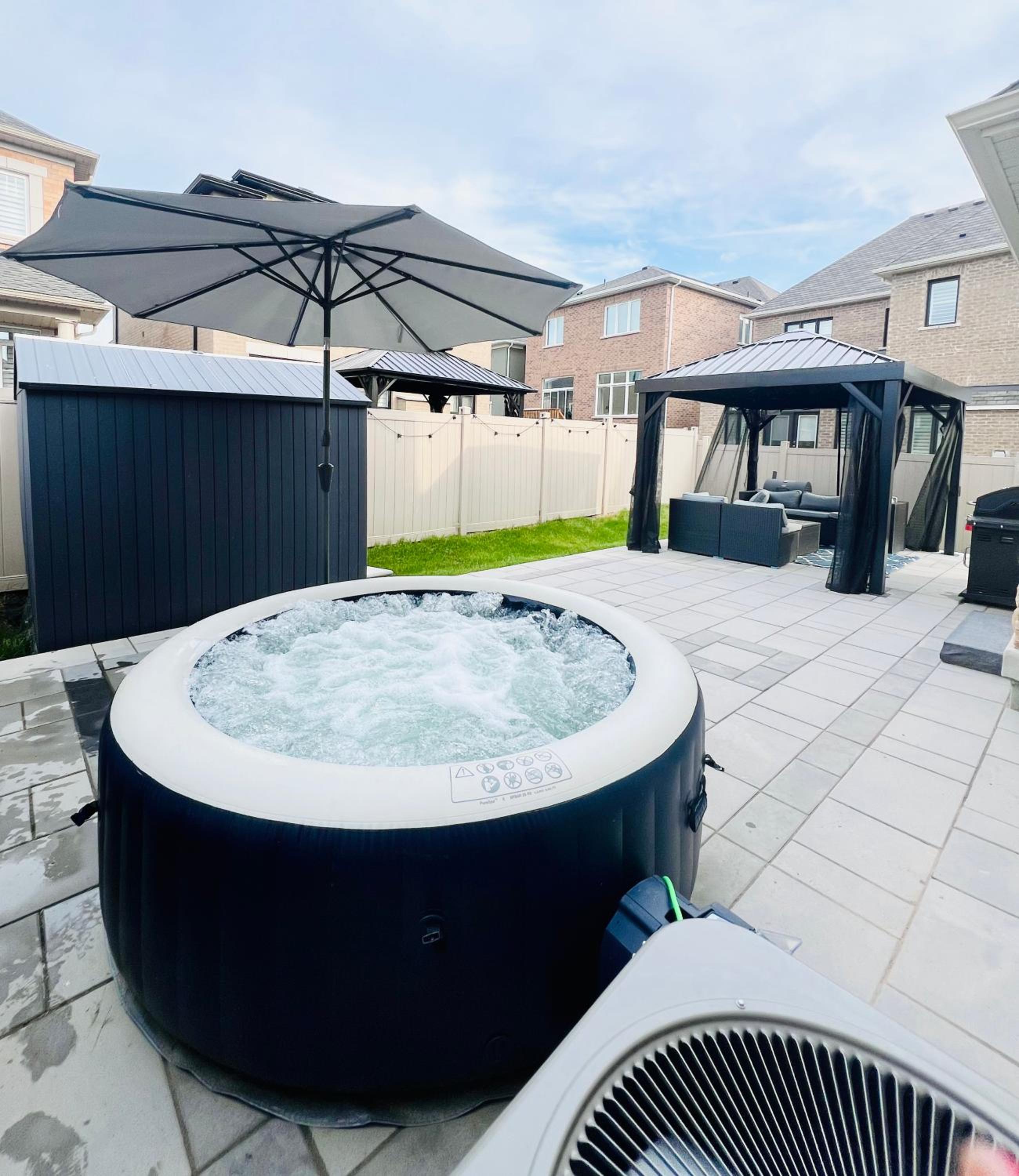 Luxury Oakville Home, Hot Tub, Fireplace, New Home - Property Image 21