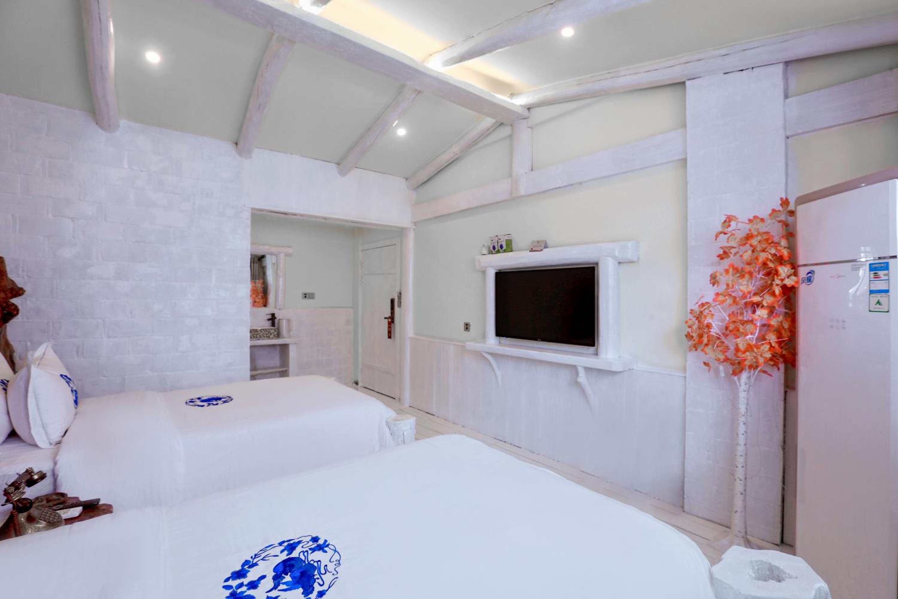 Zhoujia Hostel