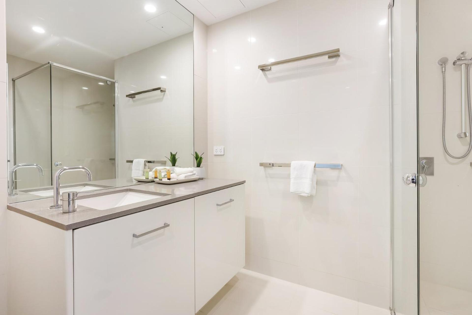 Circle on Cavill 2, 3, 4 & 5 Bedroom SkyHomes & SUB PENTHOUSES by Gold Coast Holidays