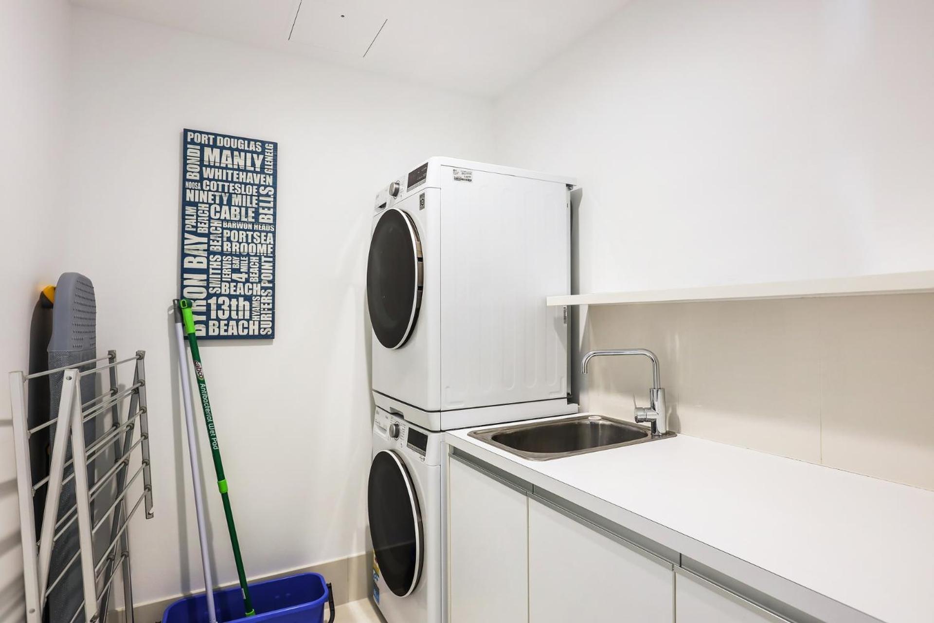 Circle on Cavill 2, 3, 4 & 5 Bedroom SkyHomes & SUB PENTHOUSES by Gold Coast Holidays