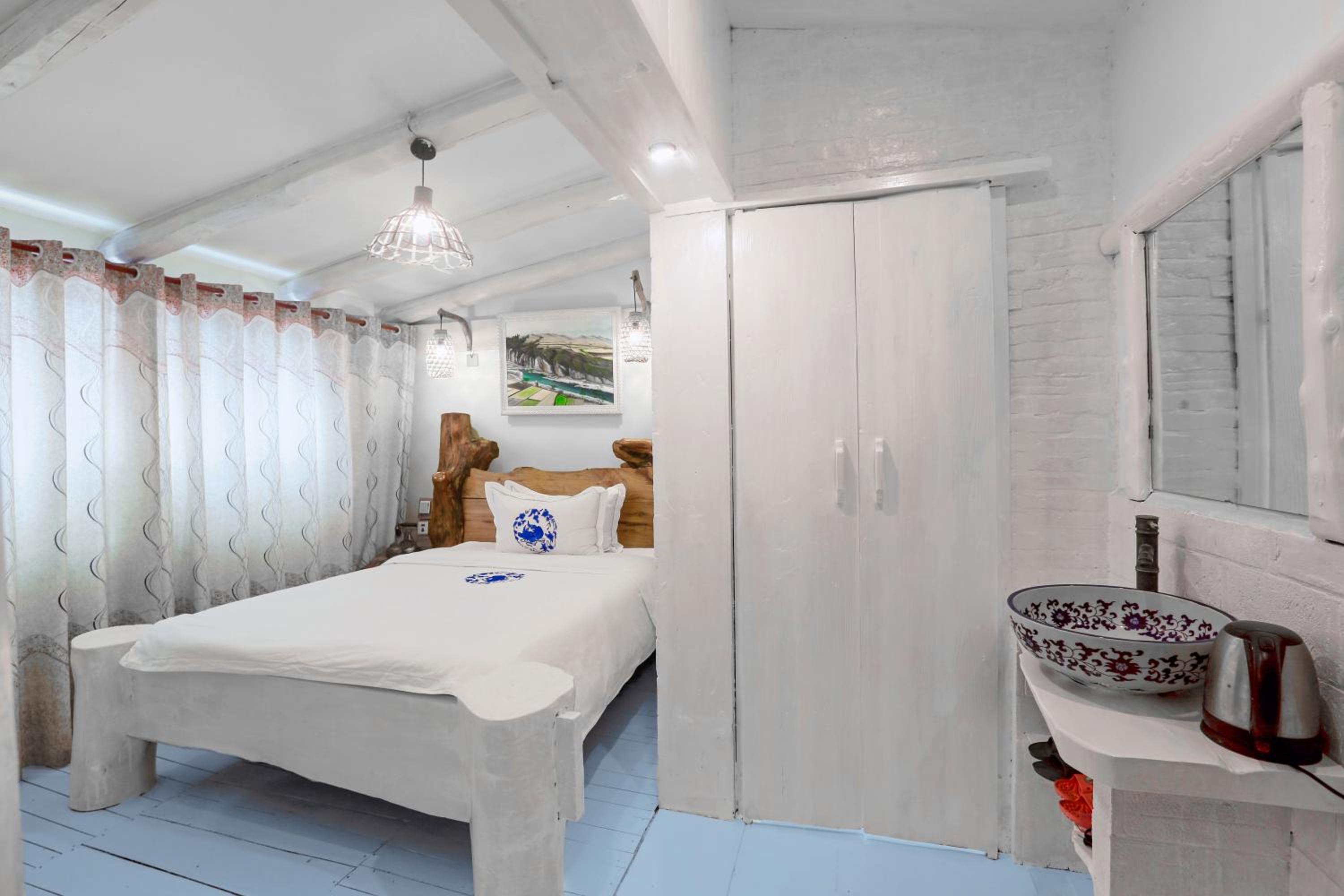 Zhoujia Hostel