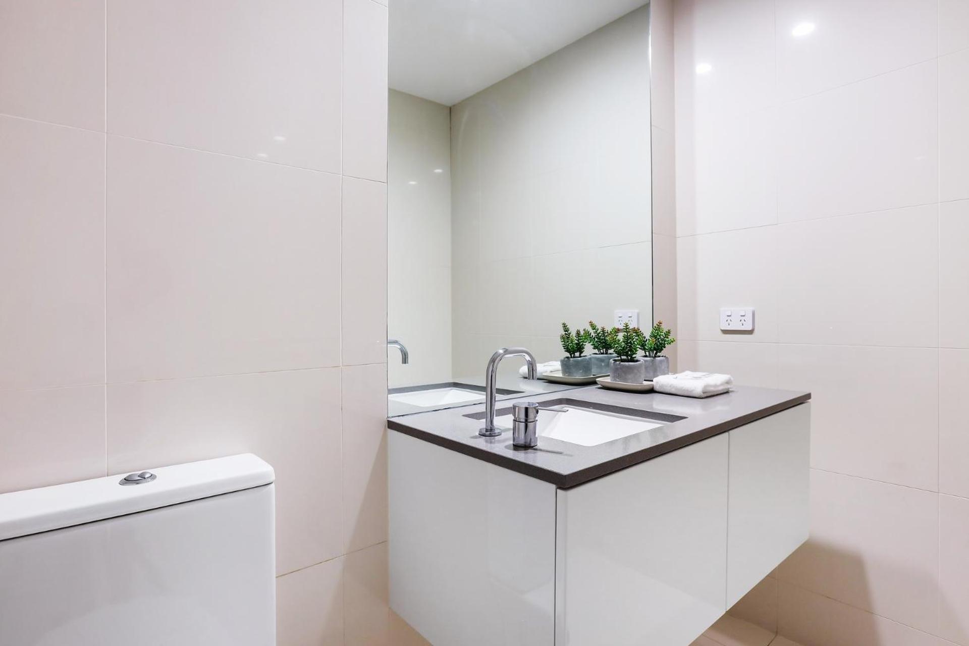 Circle on Cavill 2, 3, 4 & 5 Bedroom SkyHomes & SUB PENTHOUSES by Gold Coast Holidays