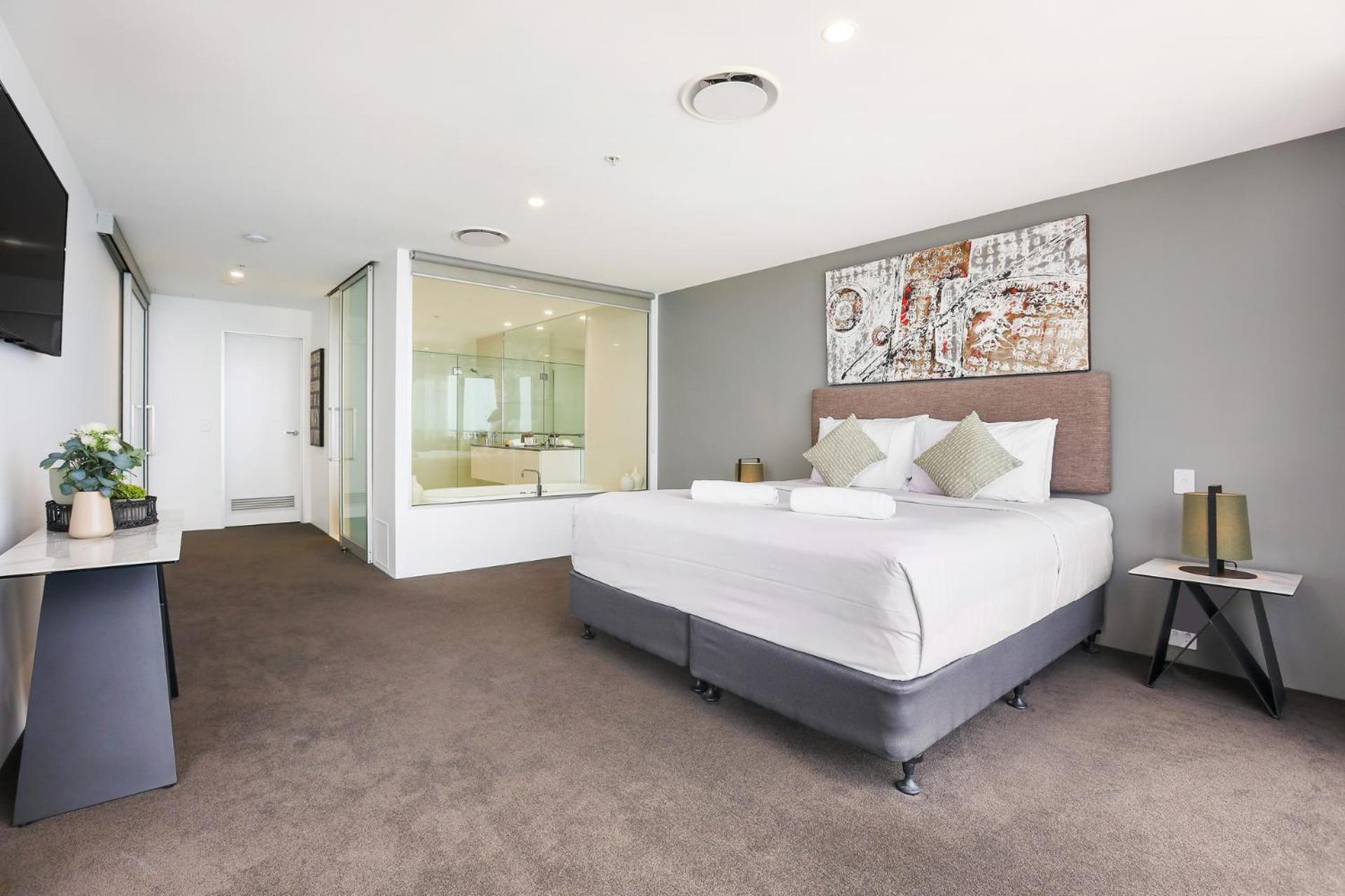 Circle on Cavill 2, 3, 4 & 5 Bedroom SkyHomes & SUB PENTHOUSES by Gold Coast Holidays