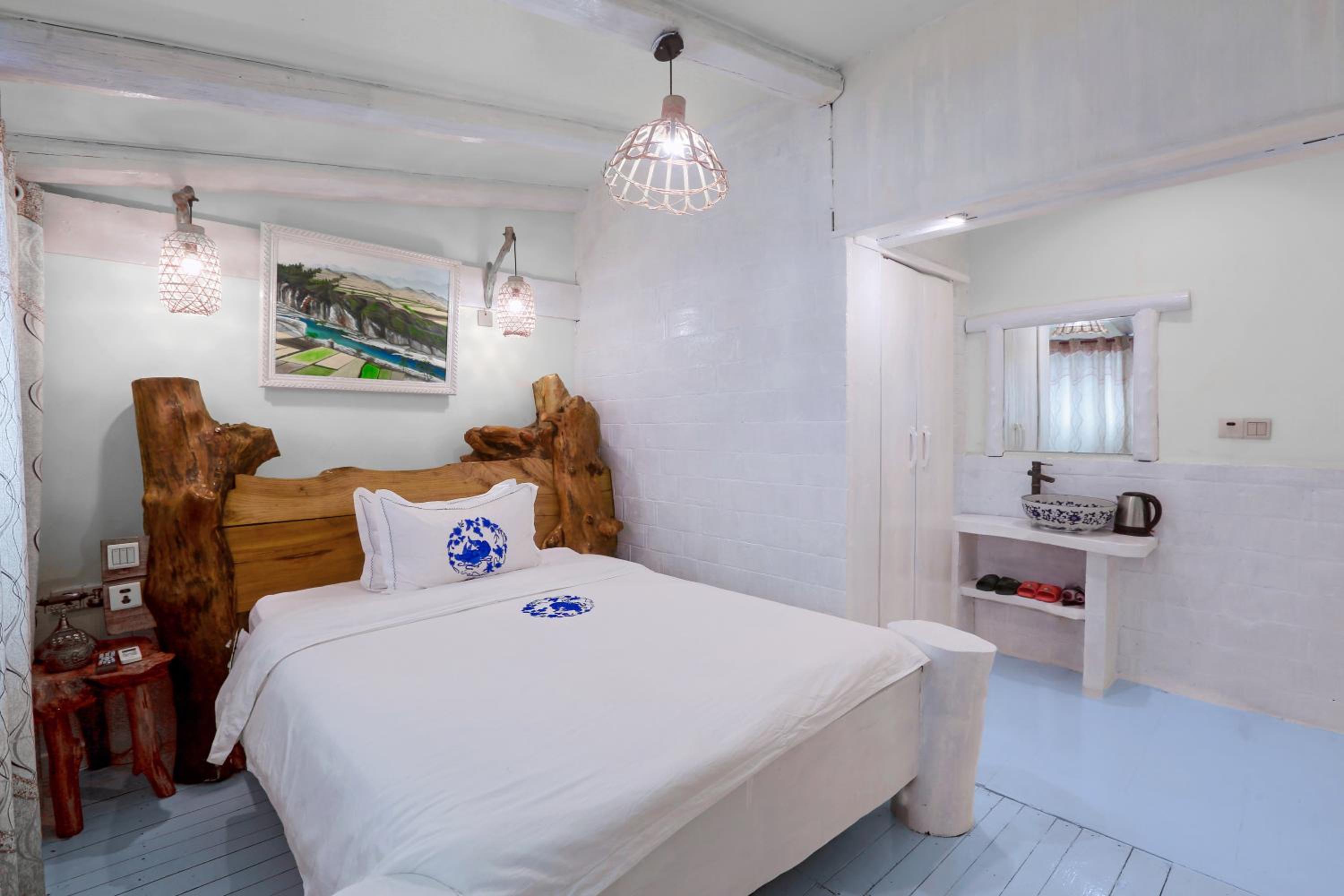 Zhoujia Hostel