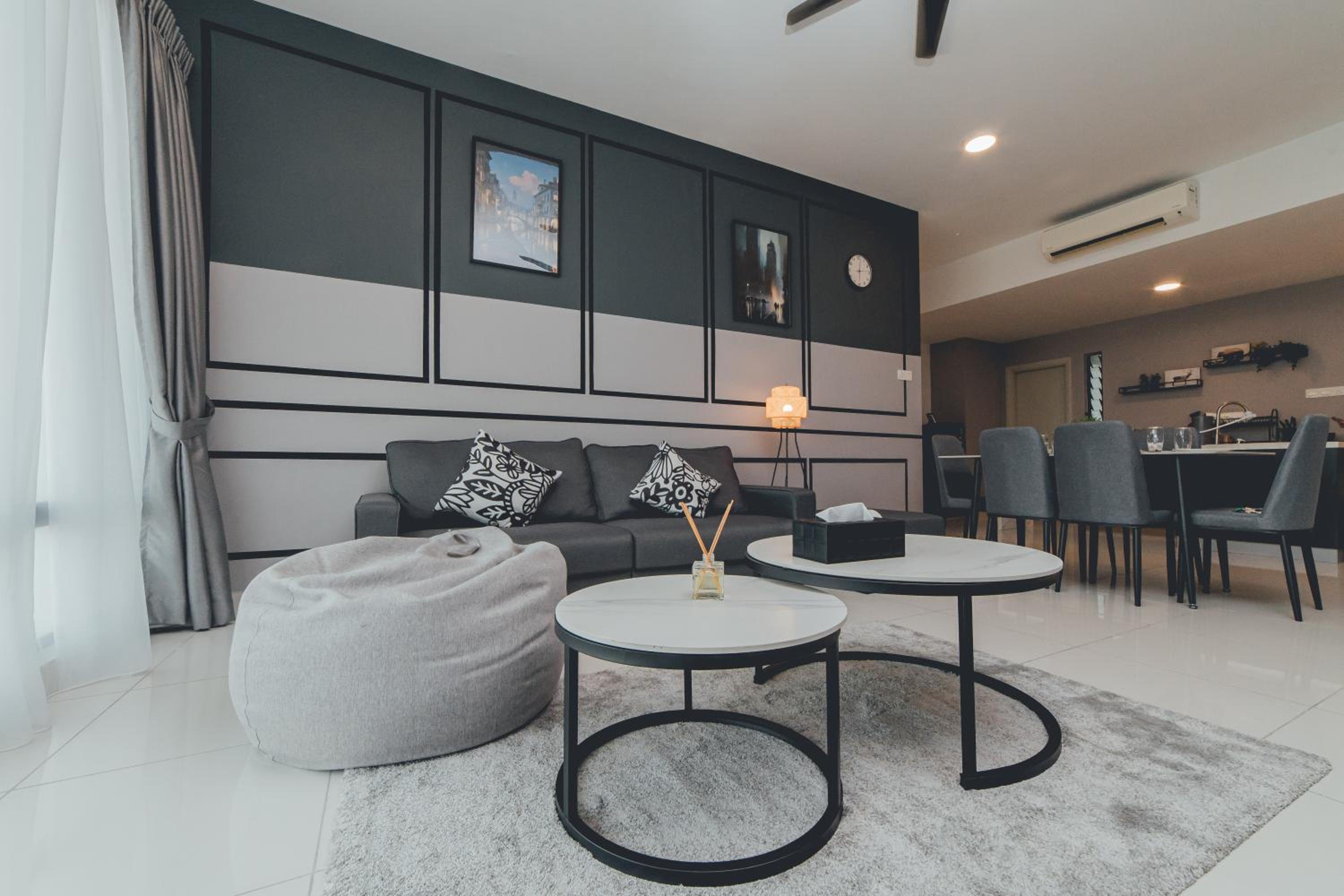 Mosaic Shapes Darker 3BR 8Pax w bathtub near midvalley