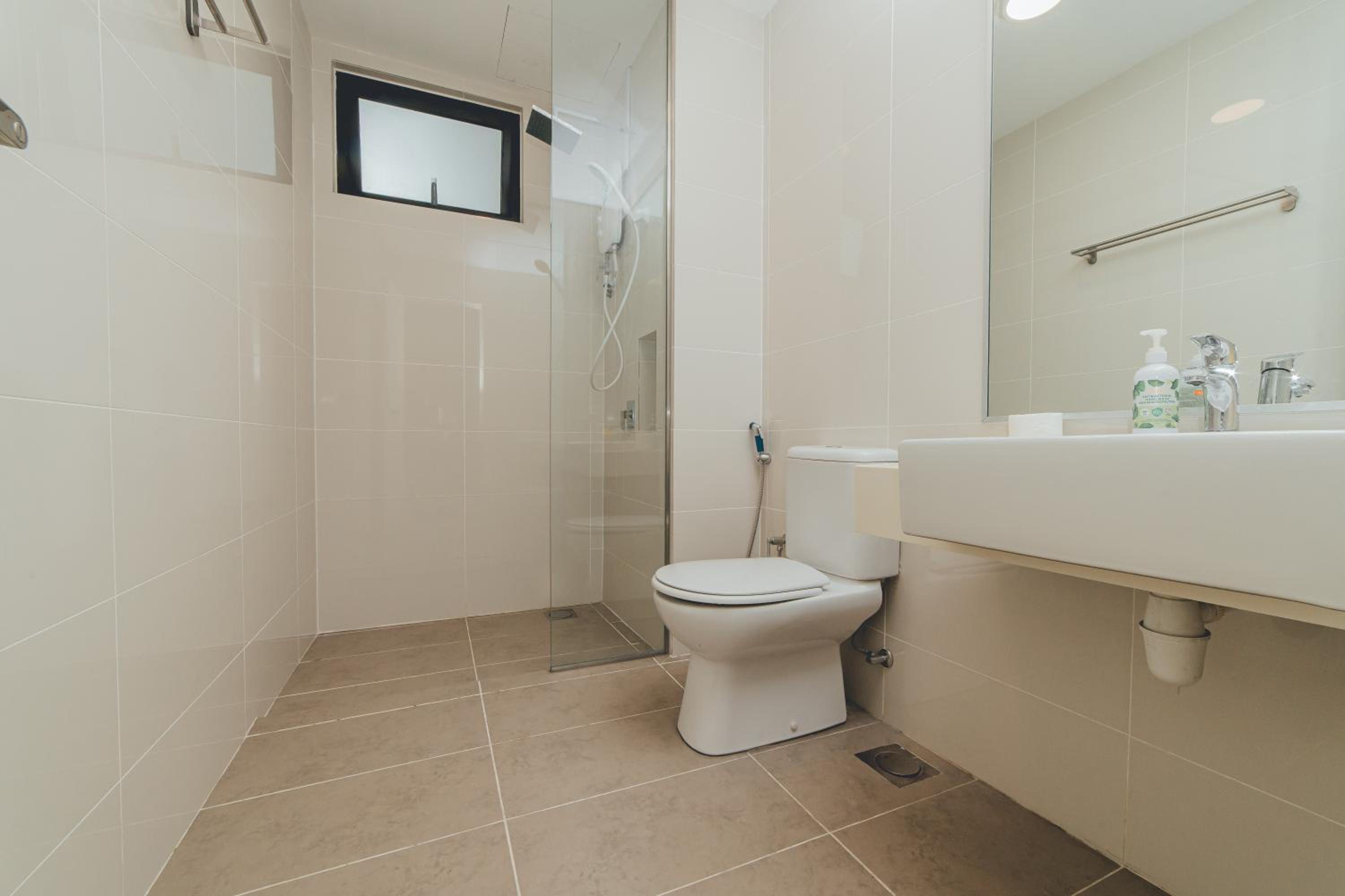Mosaic Shapes Darker 3BR 8Pax w bathtub near midvalley