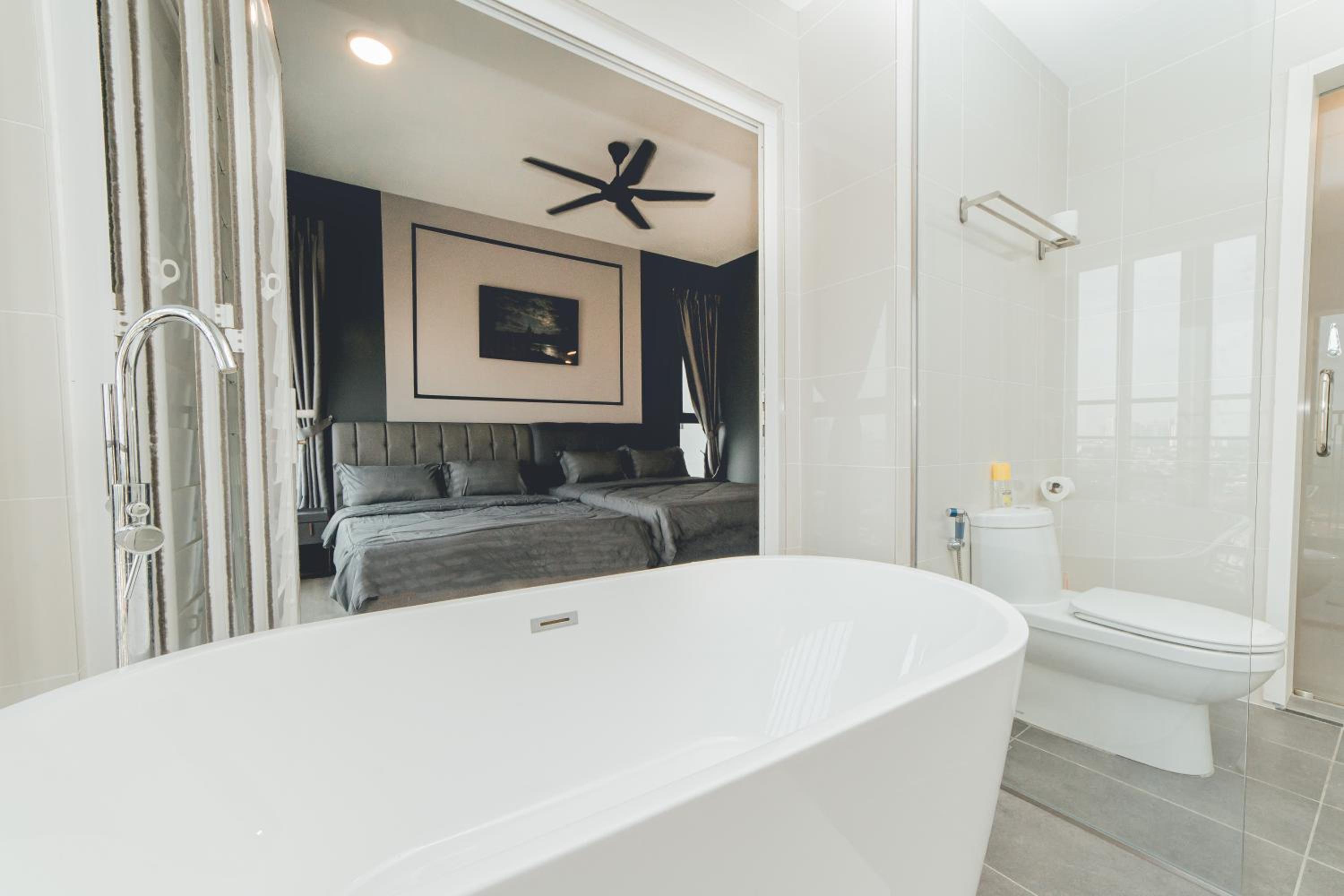 Mosaic Shapes Darker 3BR 8Pax w bathtub near midvalley