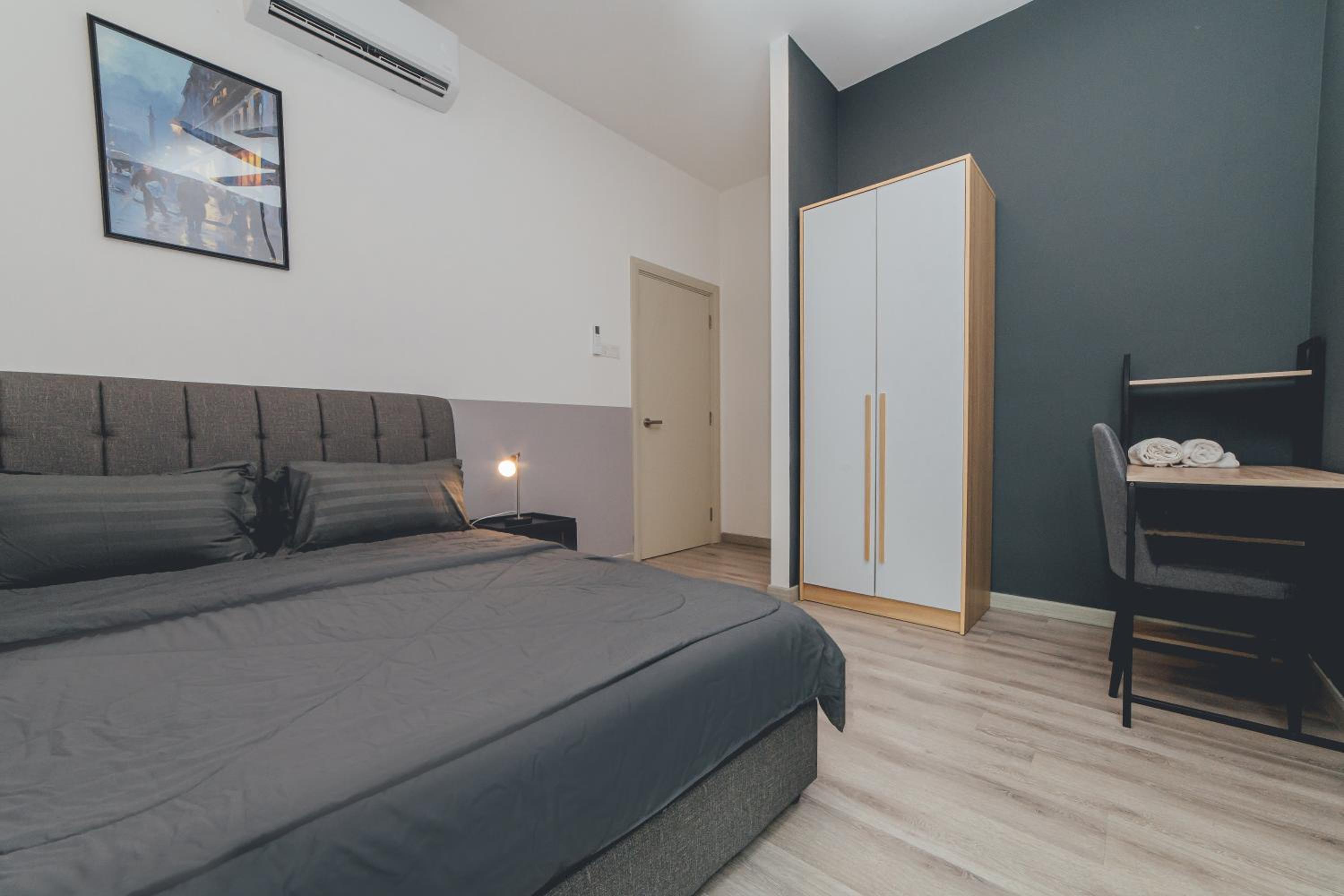 Mosaic Shapes Darker 3BR 8Pax w bathtub near midvalley