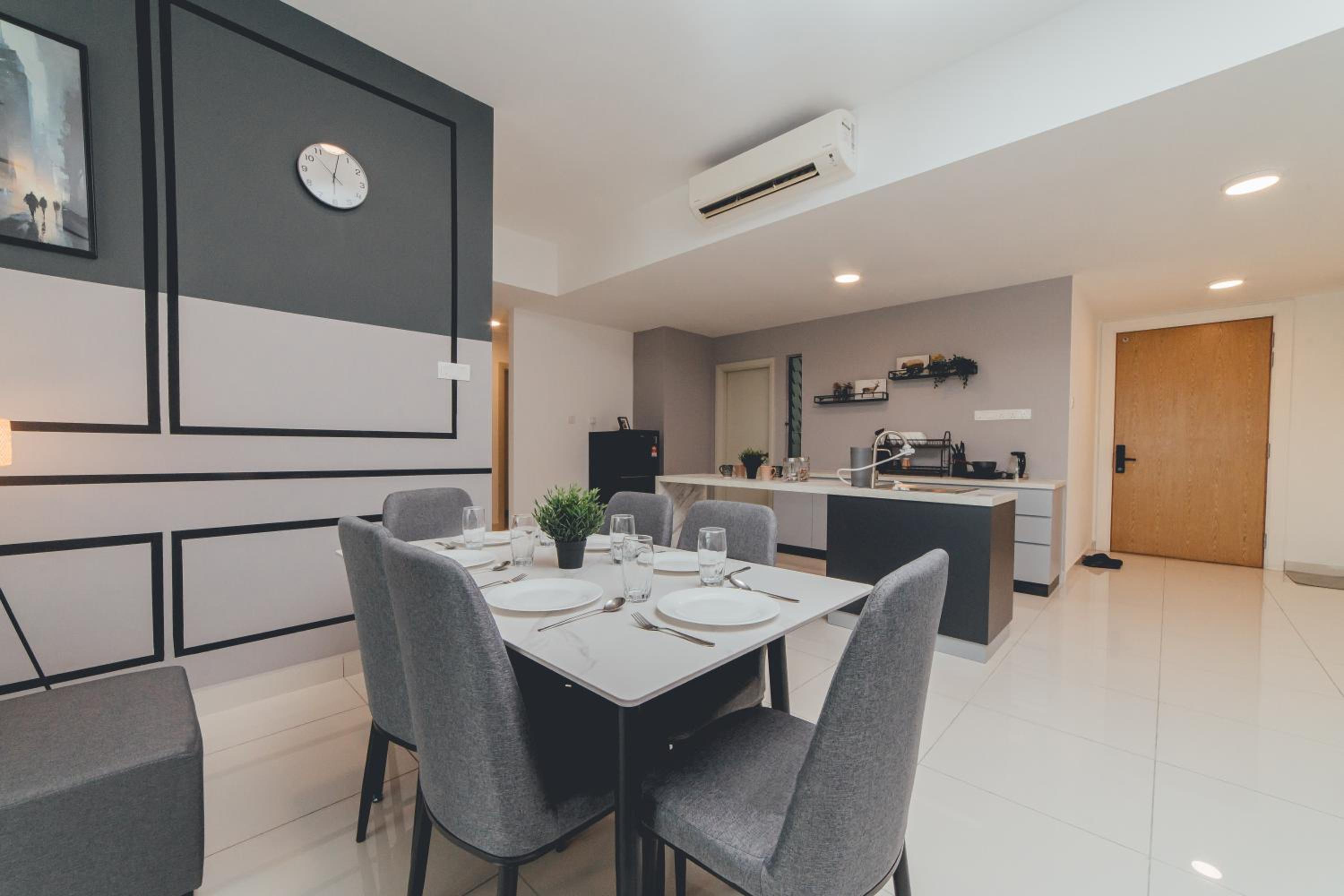 Mosaic Shapes Darker 3BR 8Pax w bathtub near midvalley
