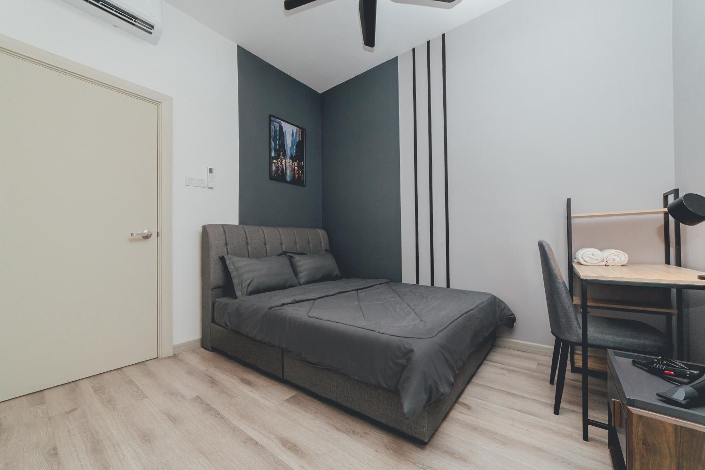 Mosaic Shapes Darker 3BR 8Pax w bathtub near midvalley