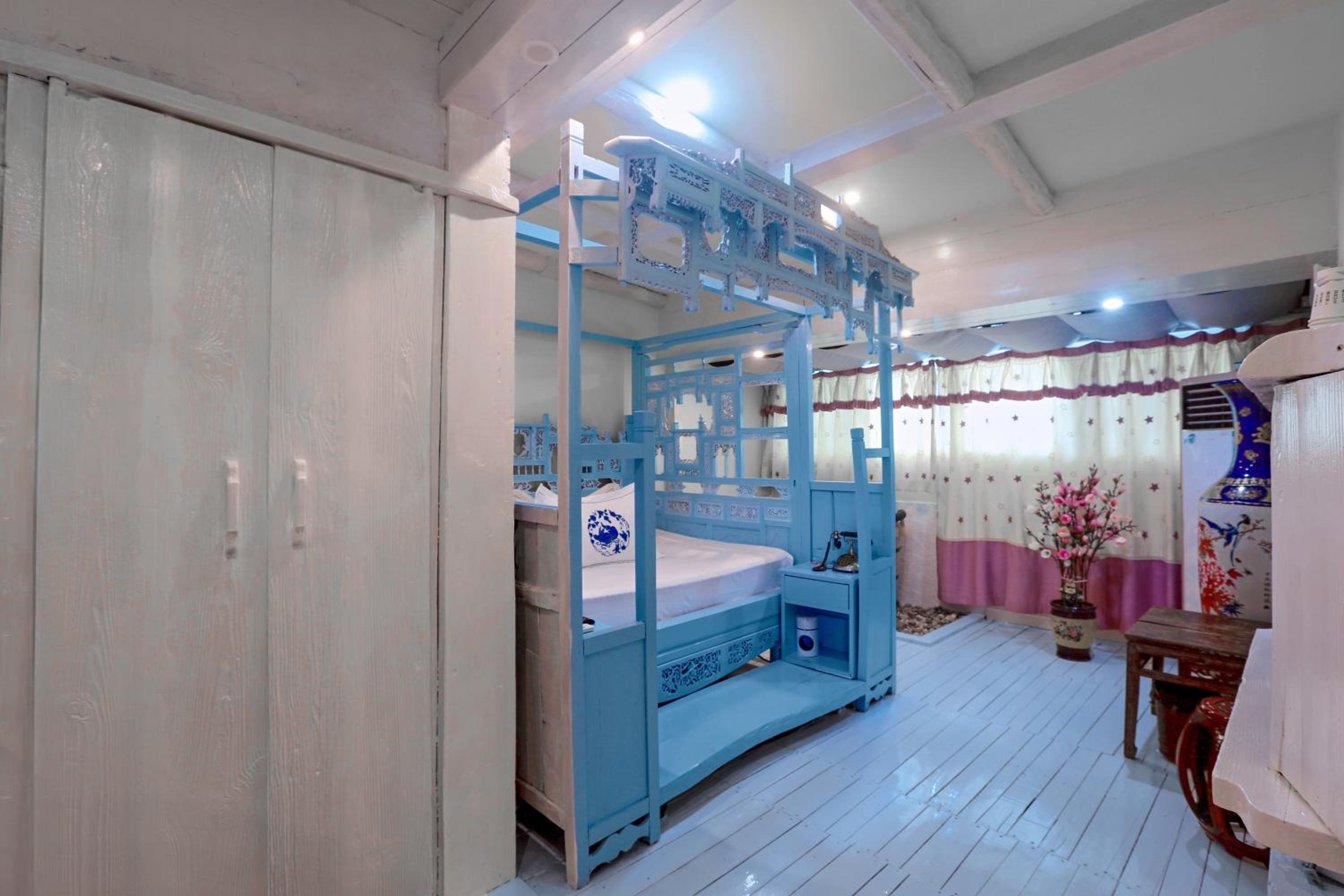 Zhoujia Hostel