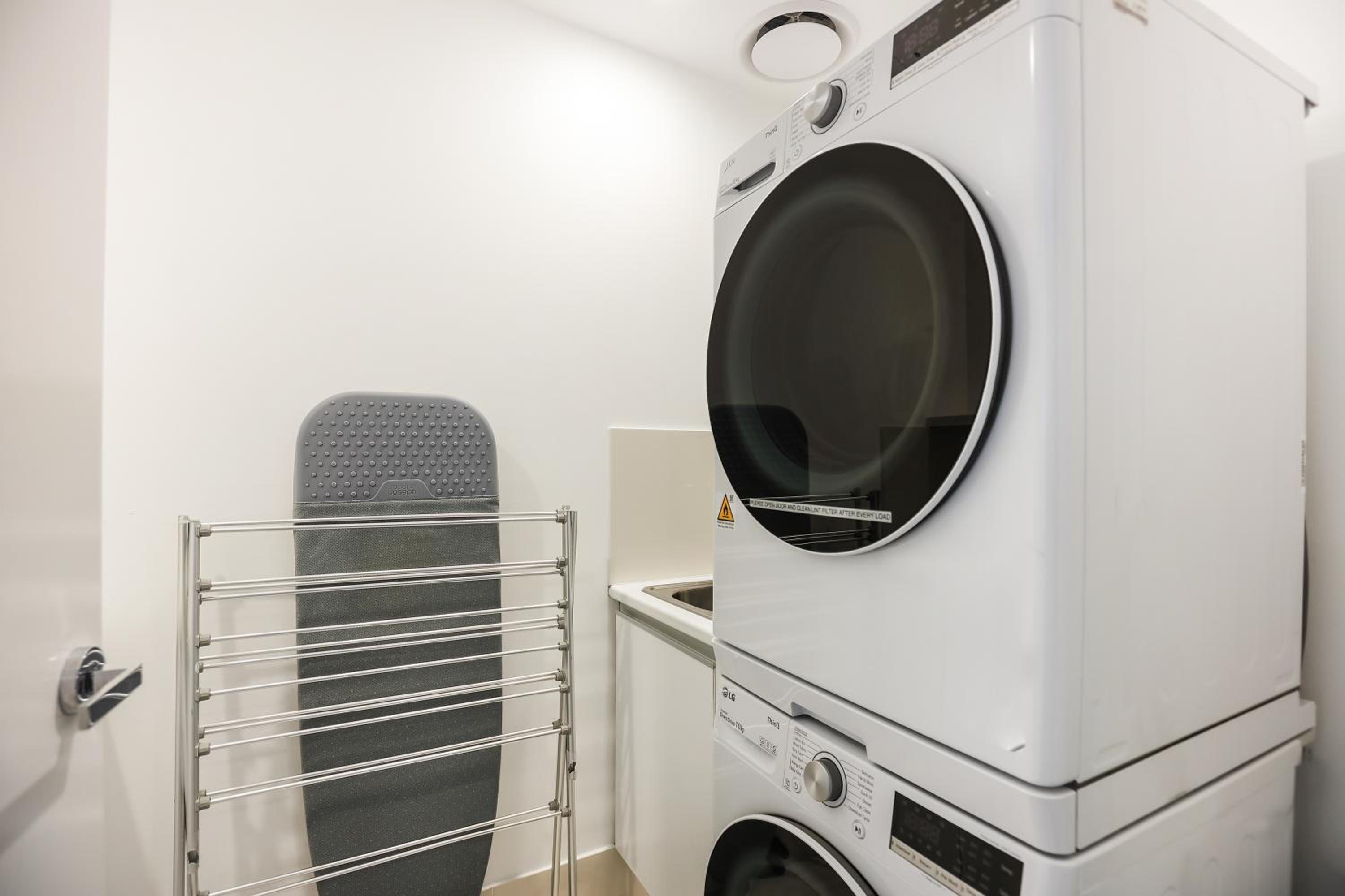 Circle on Cavill 2, 3, 4 & 5 Bedroom SkyHomes & SUB PENTHOUSES by Gold Coast Holidays