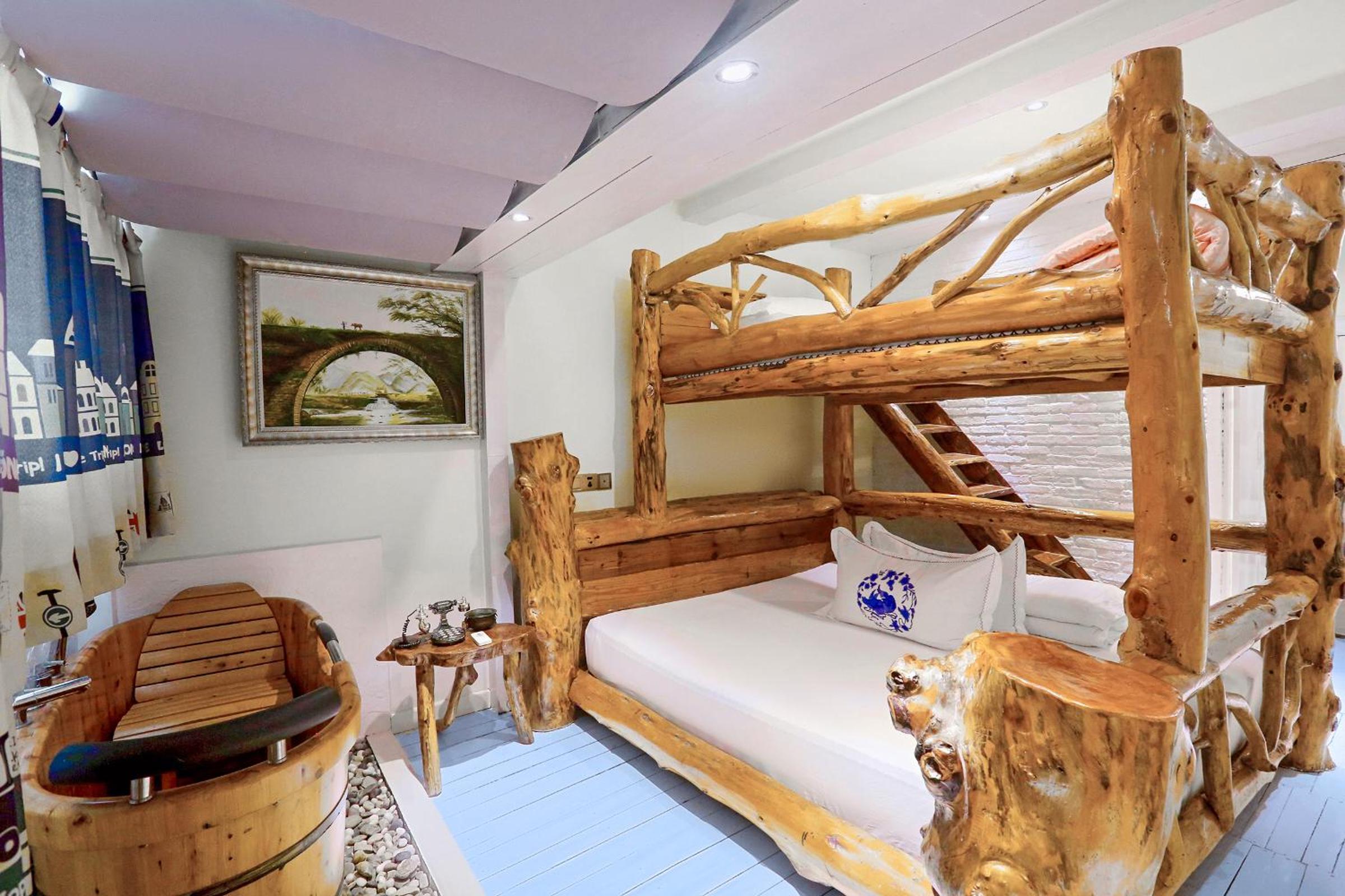 Zhoujia Hostel