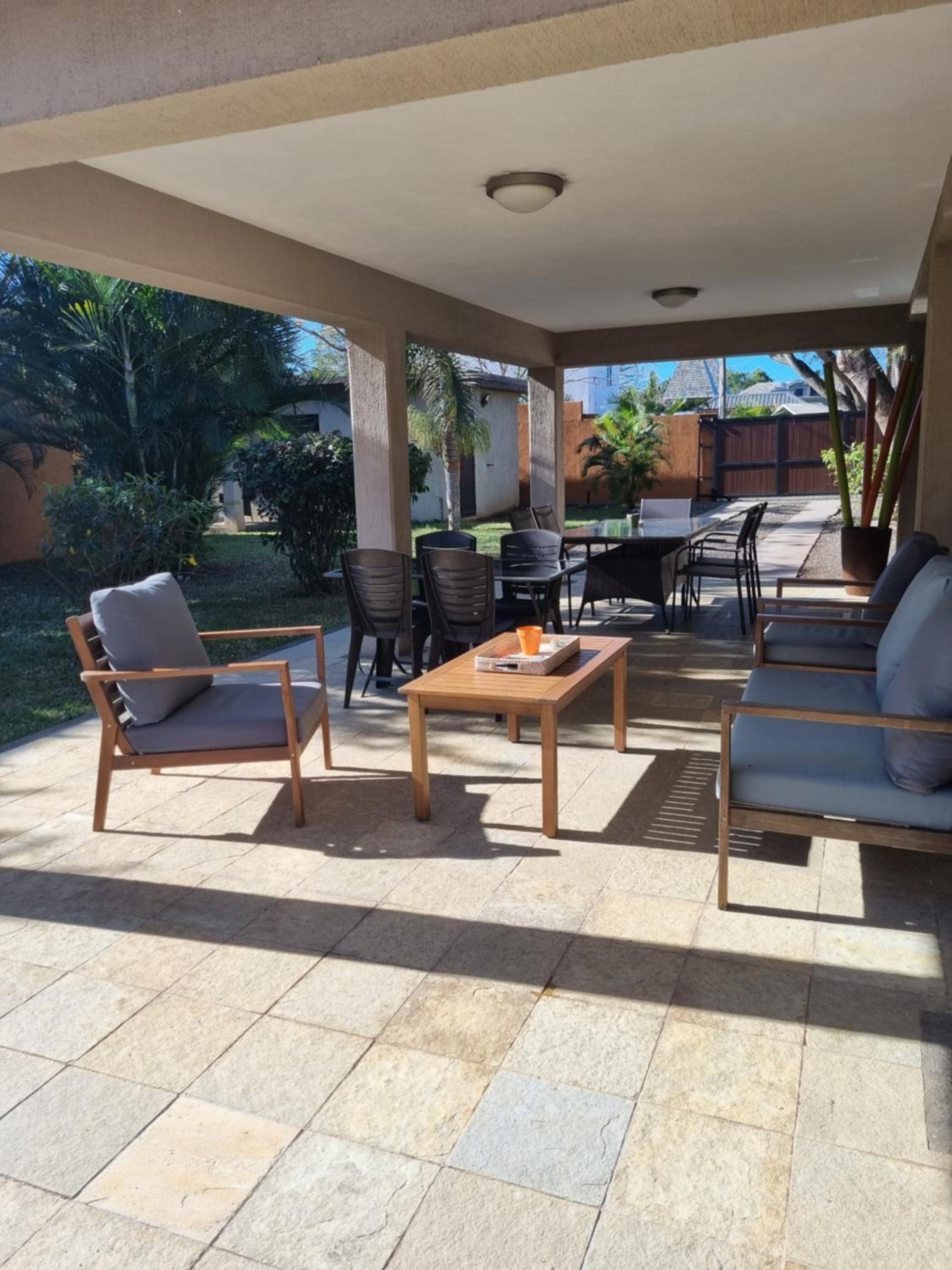 Villa avec piscine privée à 1 km de Grand Baie view 3
