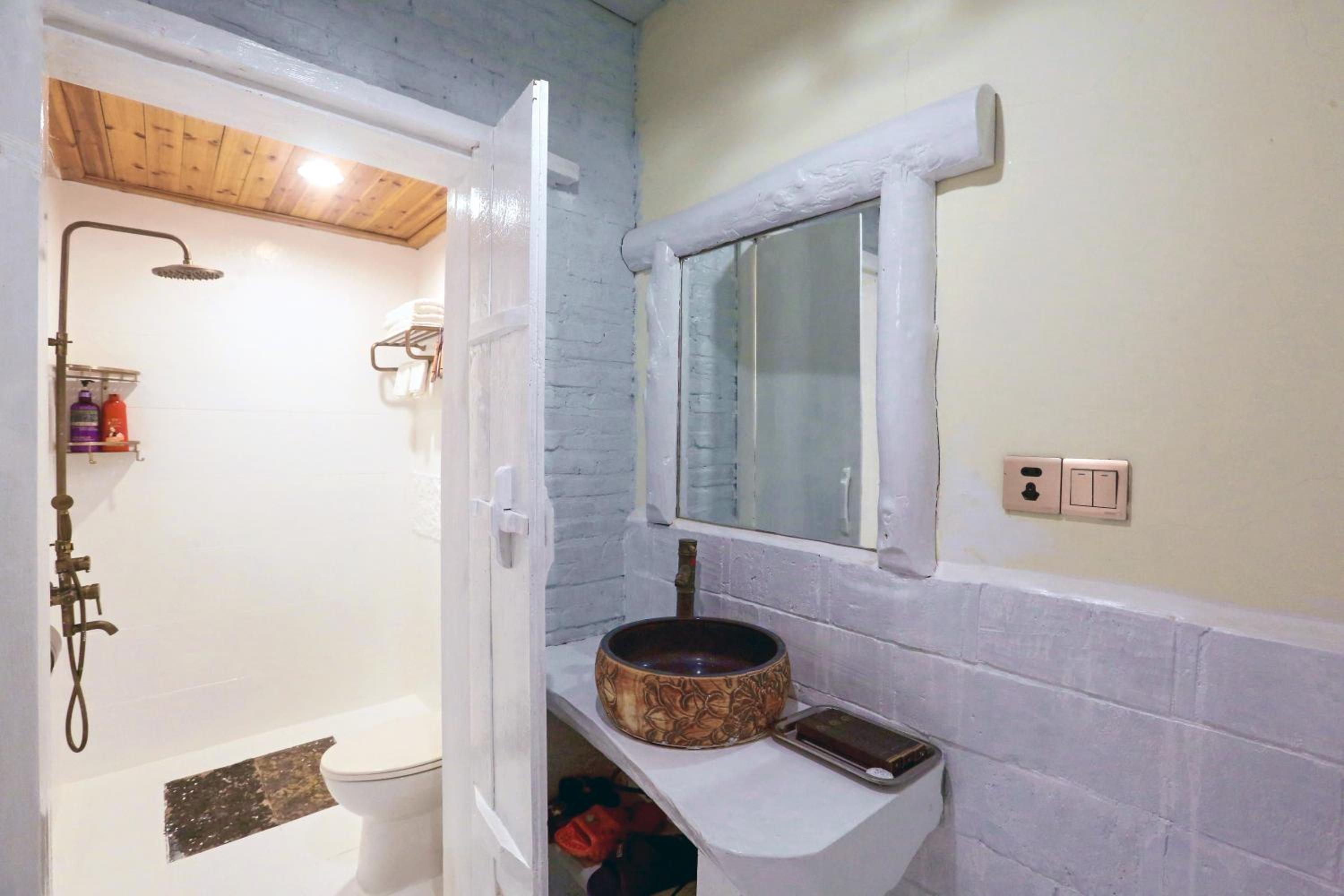 Zhoujia Hostel