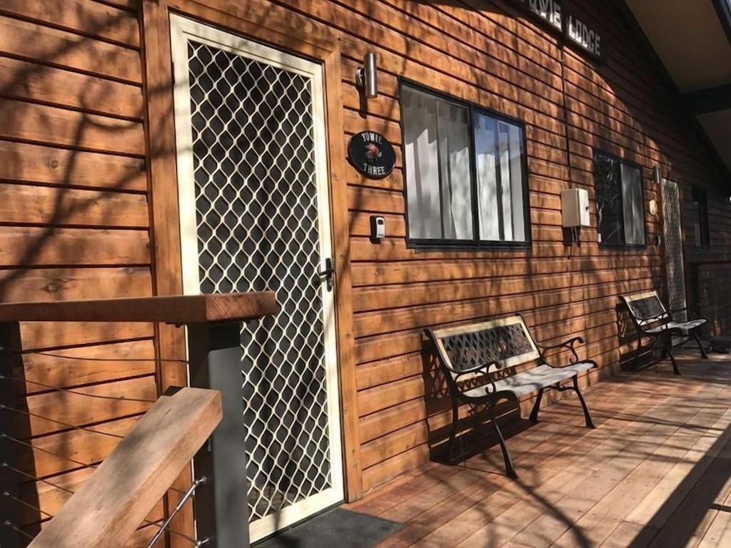 Yowie 3 - Yowie Lodge