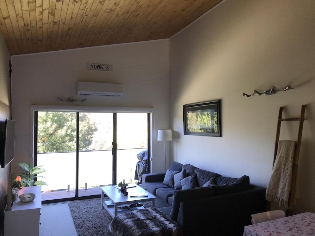 Yowie 3 - Yowie Lodge