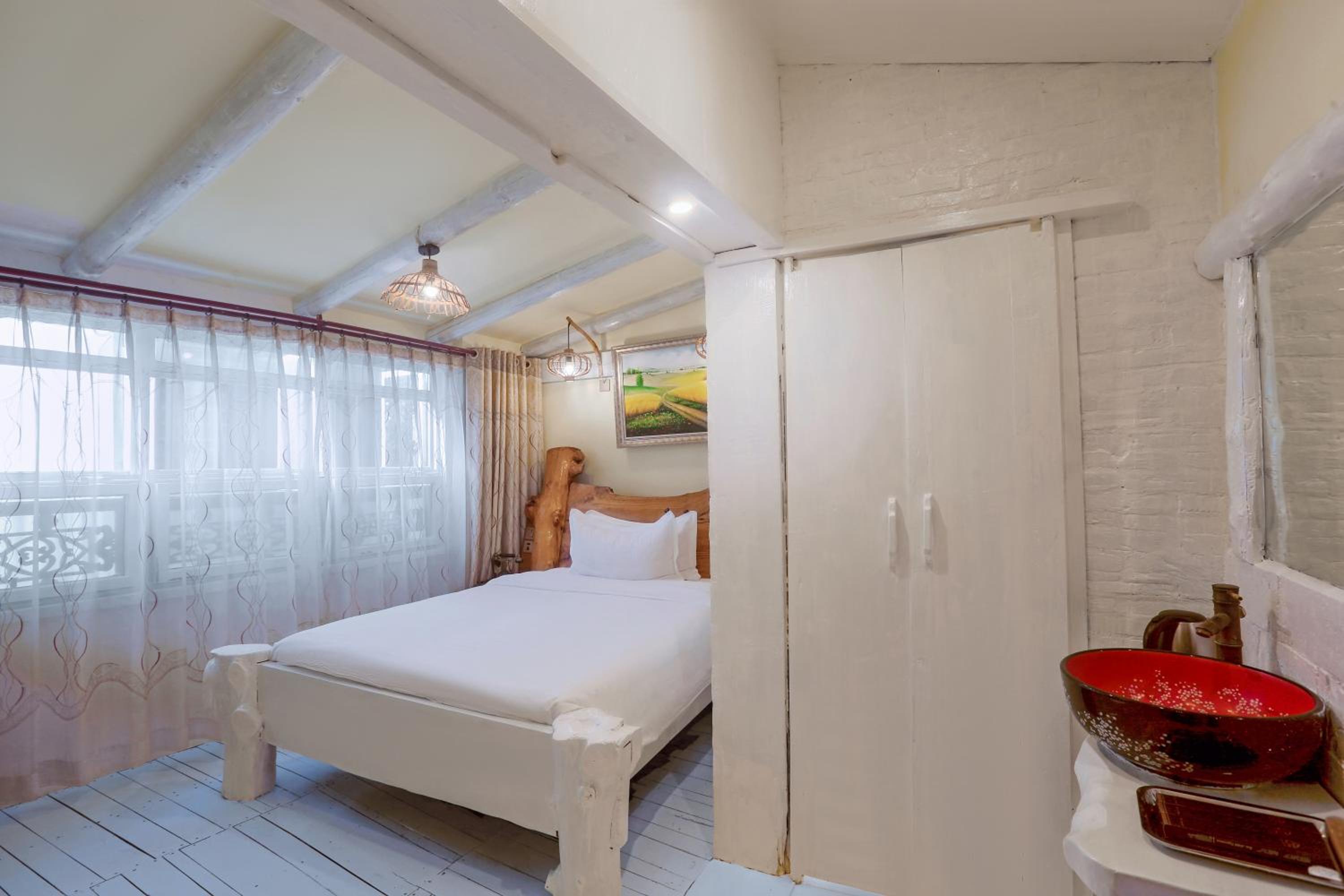 Zhoujia Hostel