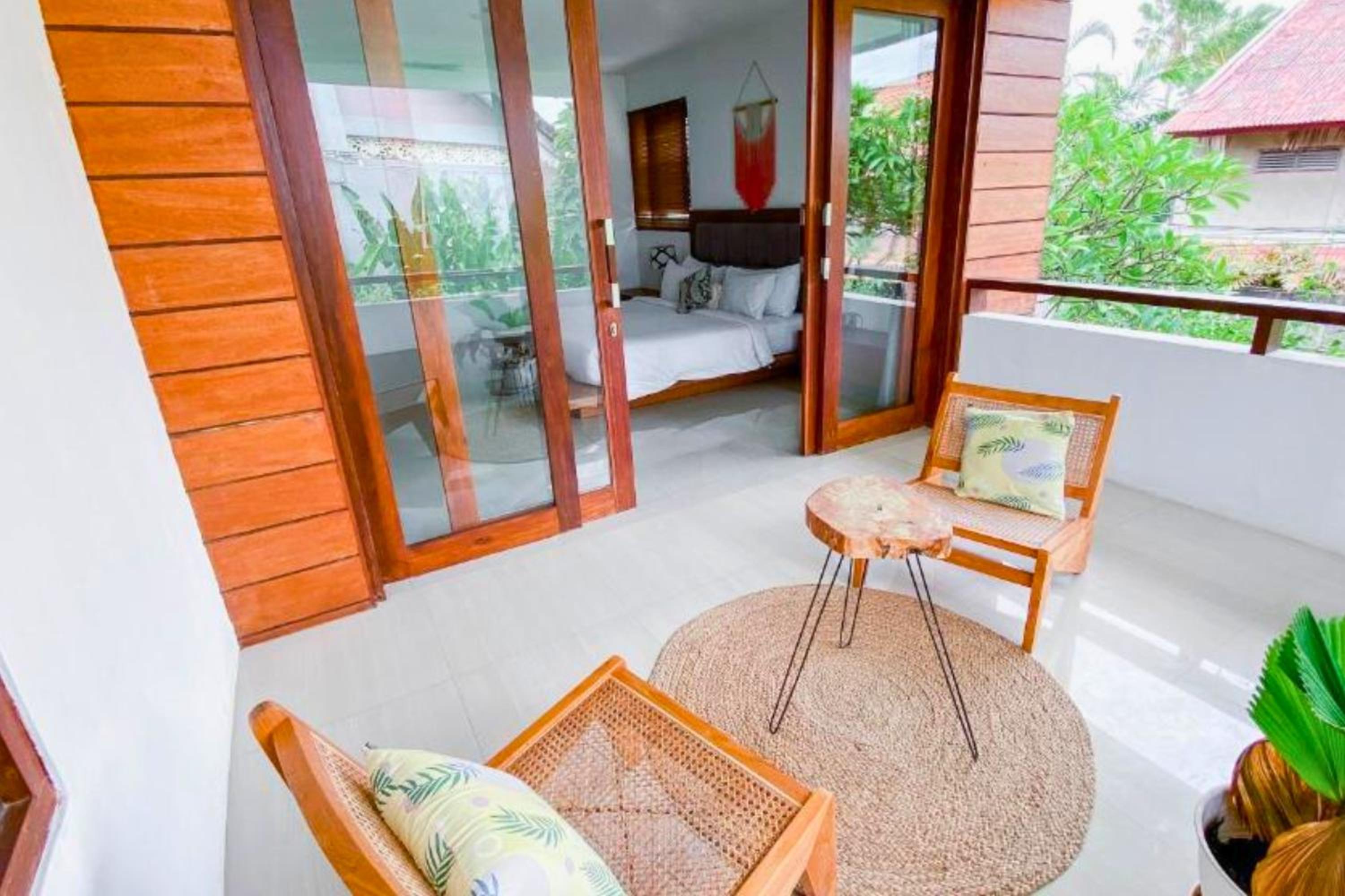 Spacious 2 BR Private Pool Villa ZN108