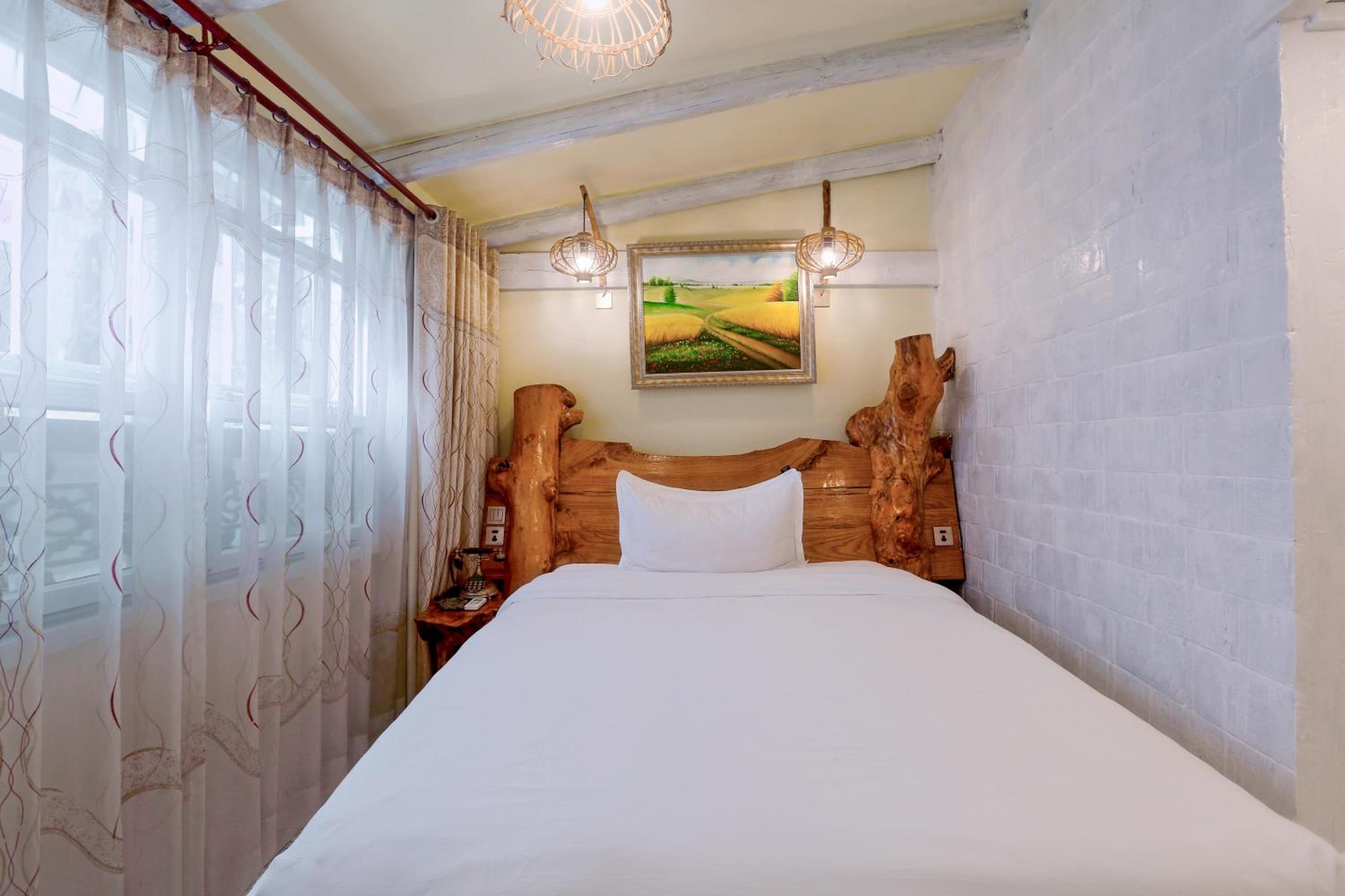 Zhoujia Hostel