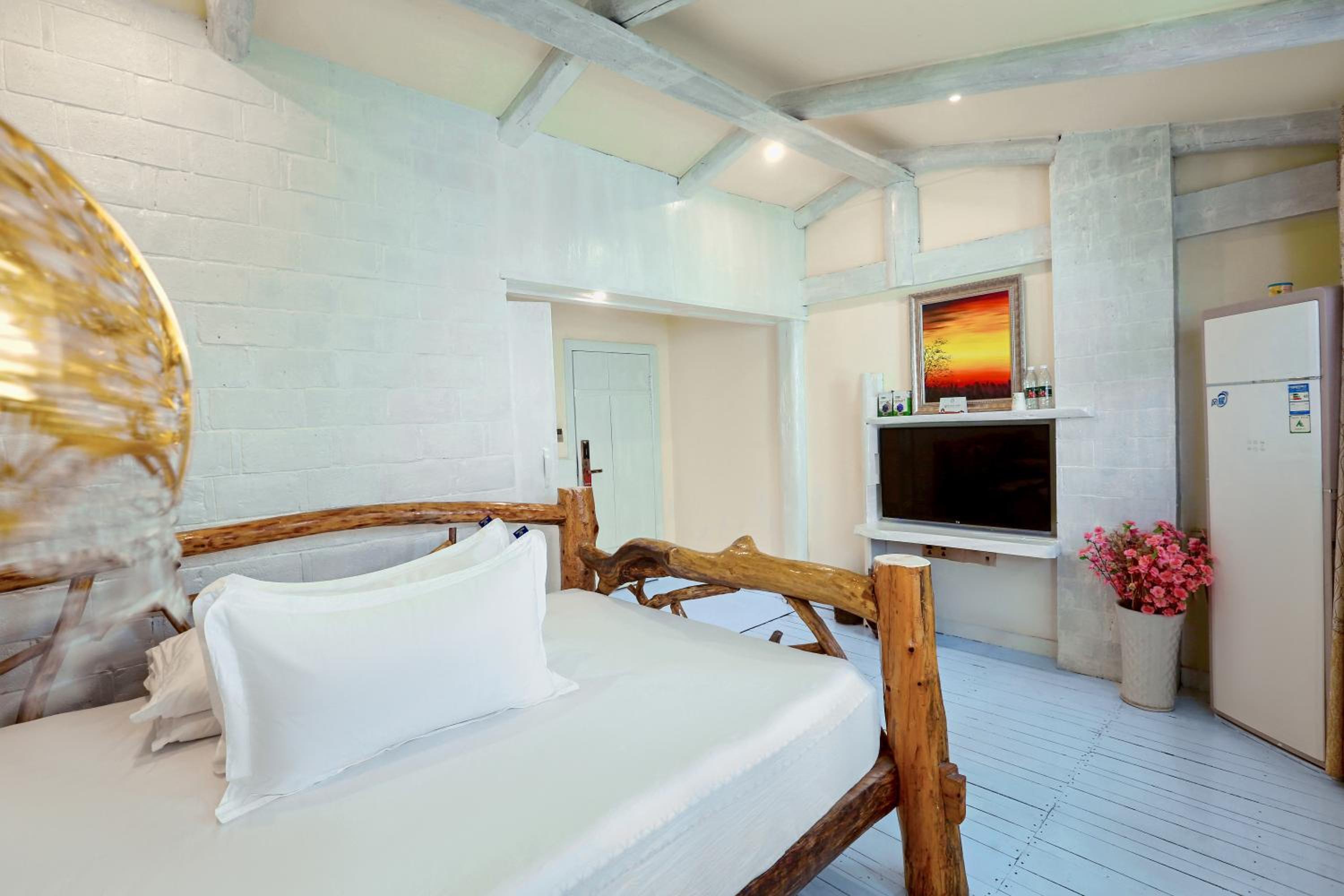 Zhoujia Hostel
