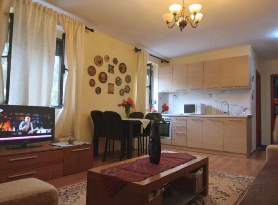 Cozy apartment, near US Embassy!